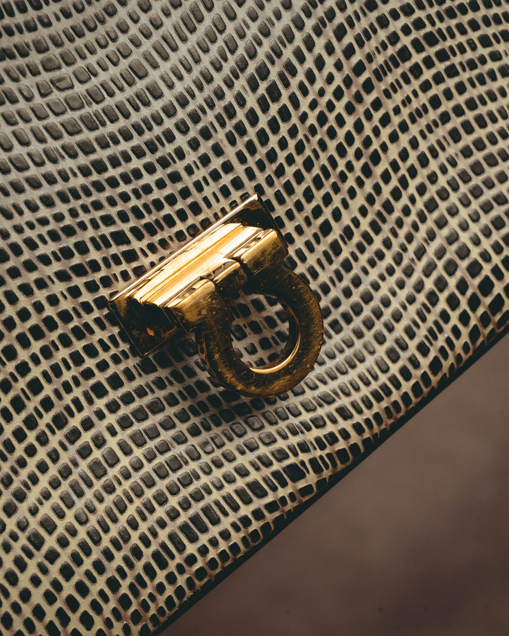 "Salvatore Ferragamo" Crocodile embossed Gancini shoulder bag