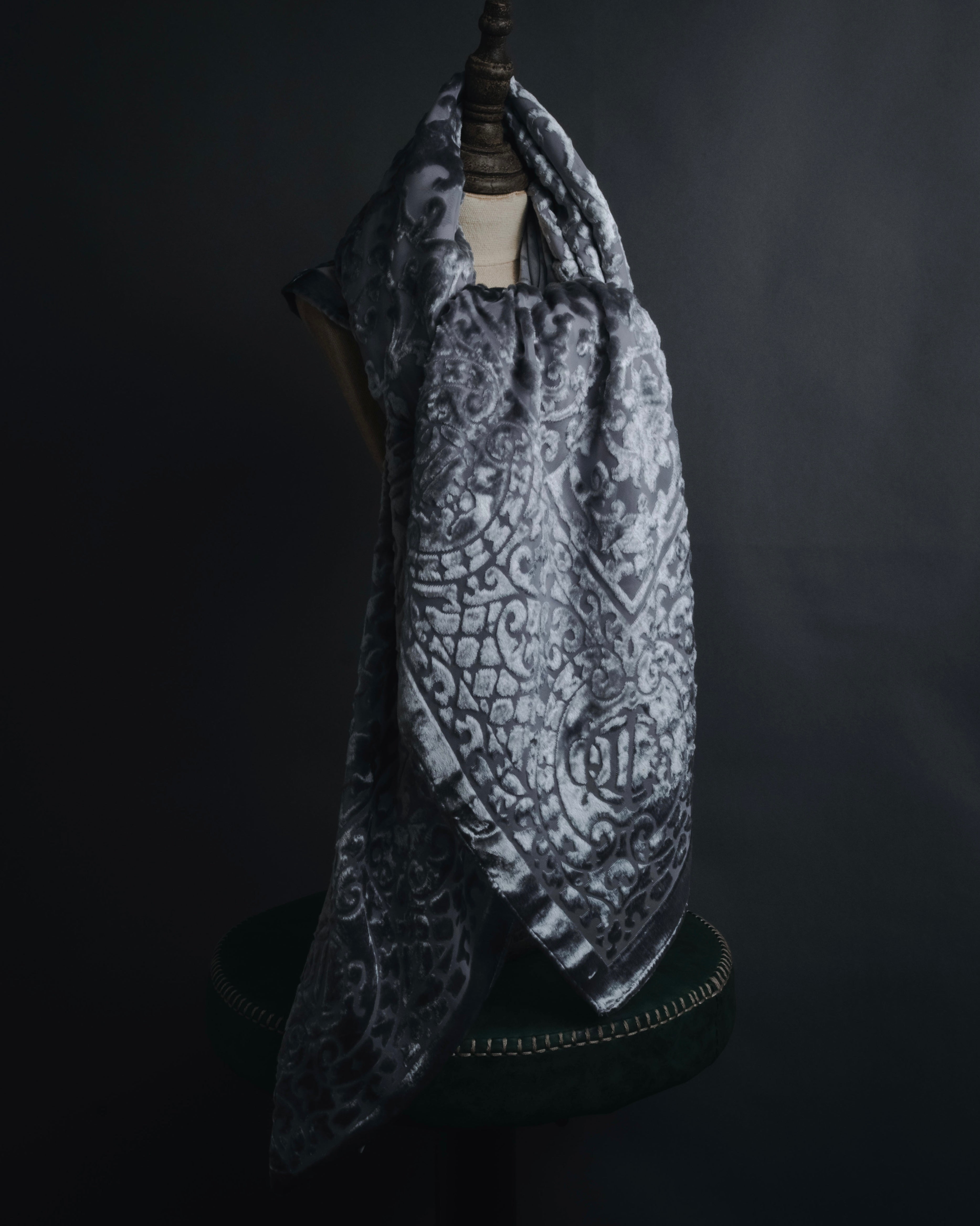 "Christian Dior" 80’s-90’s Burnout velvet arabesque logo stole