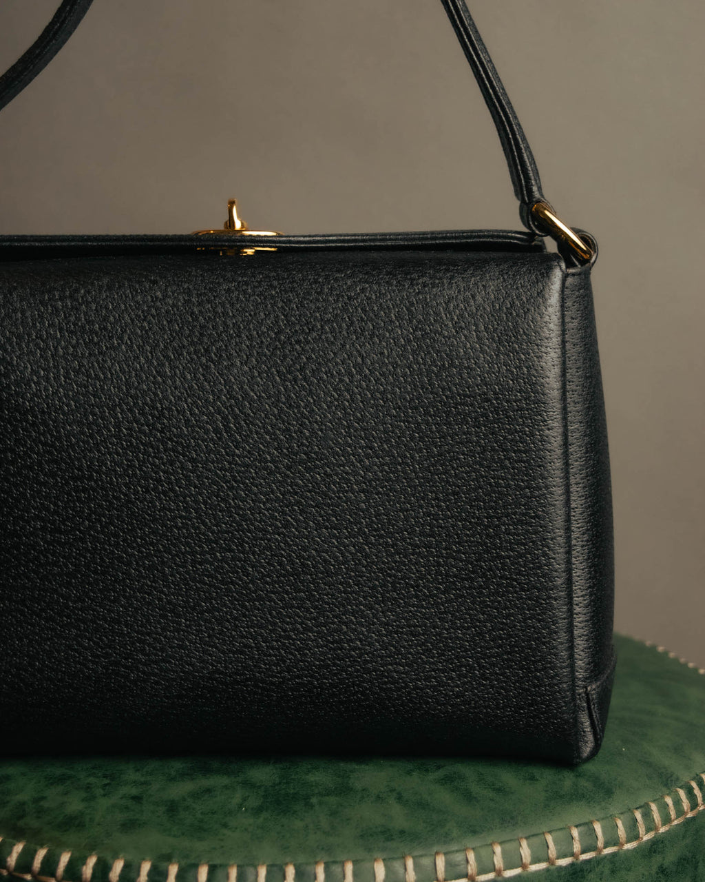 -SPECIAL- “GUCCI” 70’s-80’s Pigskin leather turn lock handbag