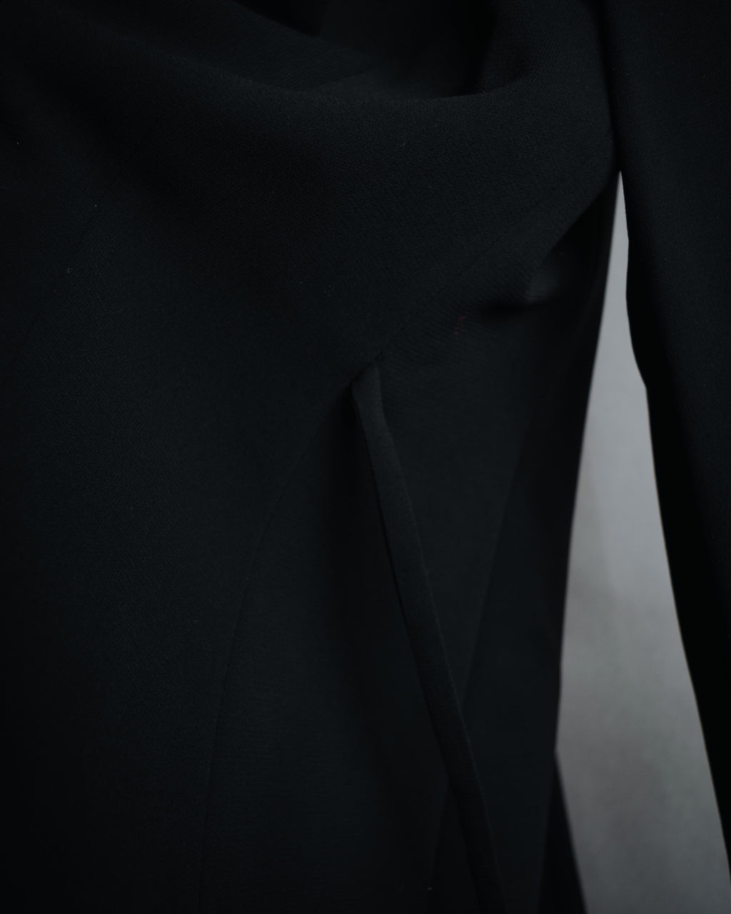 "Max Mara" 00’s Minimalist wrap-front structured jacket