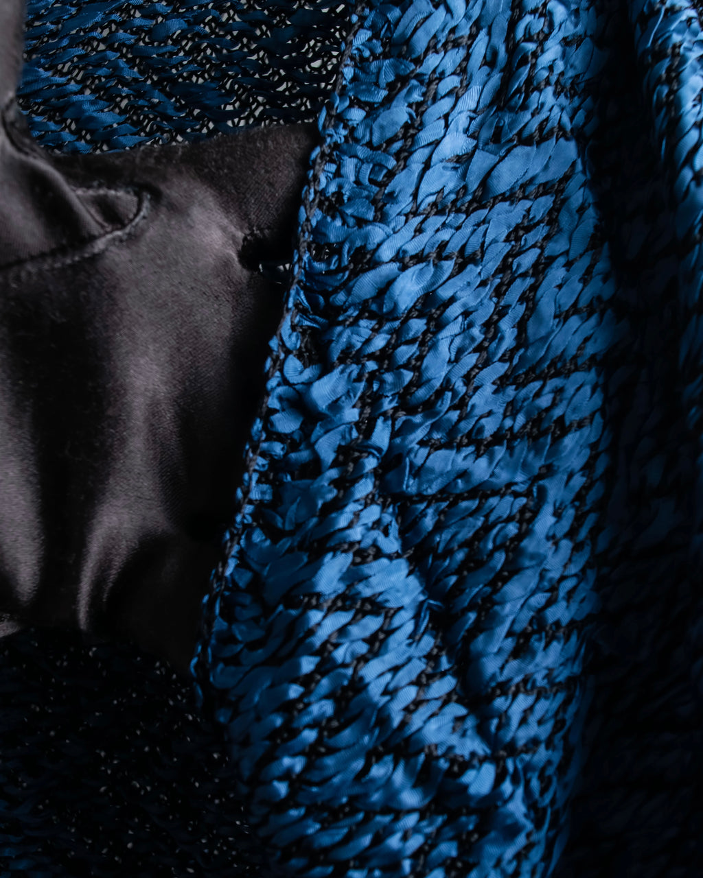 "TOGA ARCHIVES" String design mesh switching melange knit