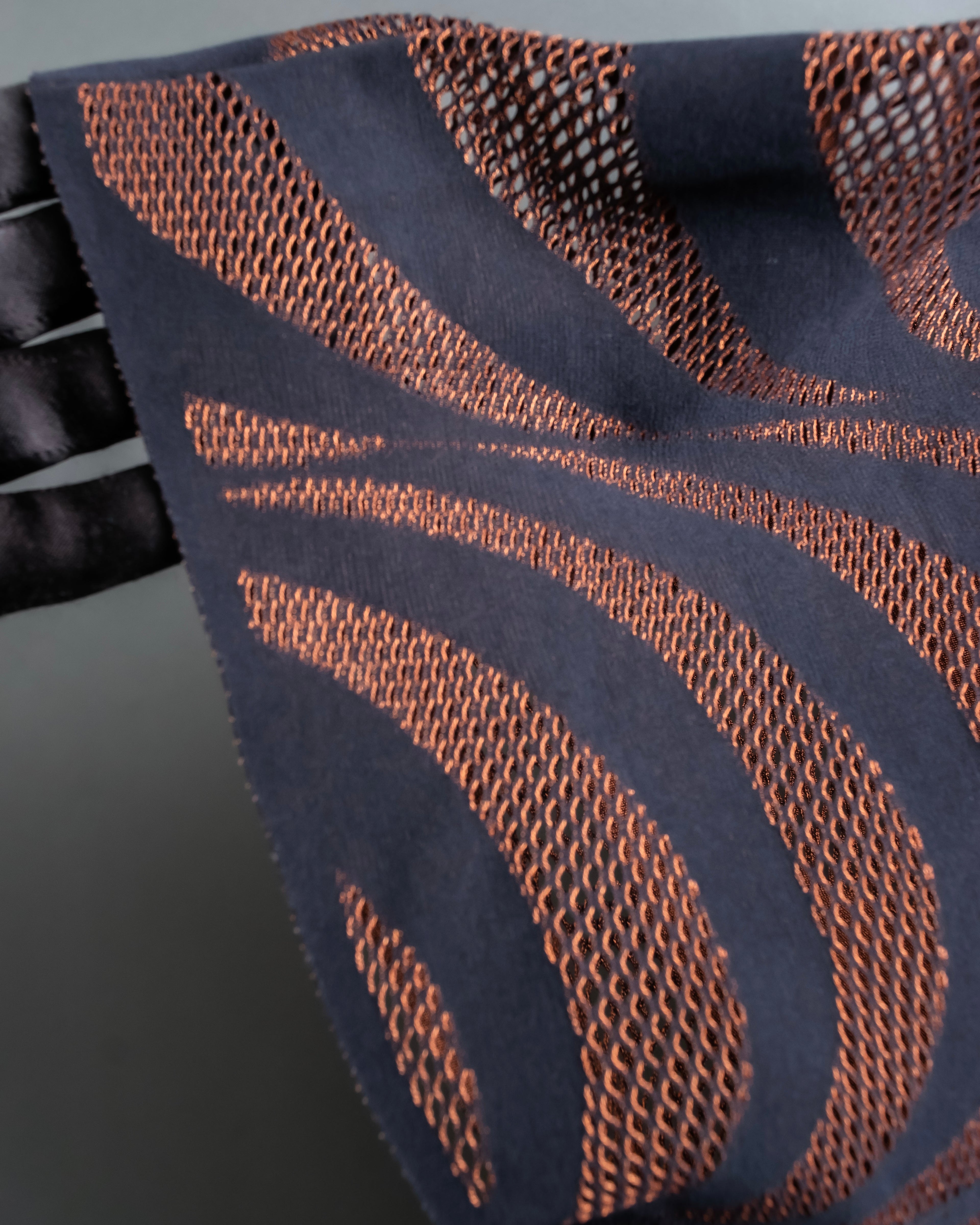 "PLEATS PLEASE ISSEY MIYAKE"
 Marble print dolman sleeve tops