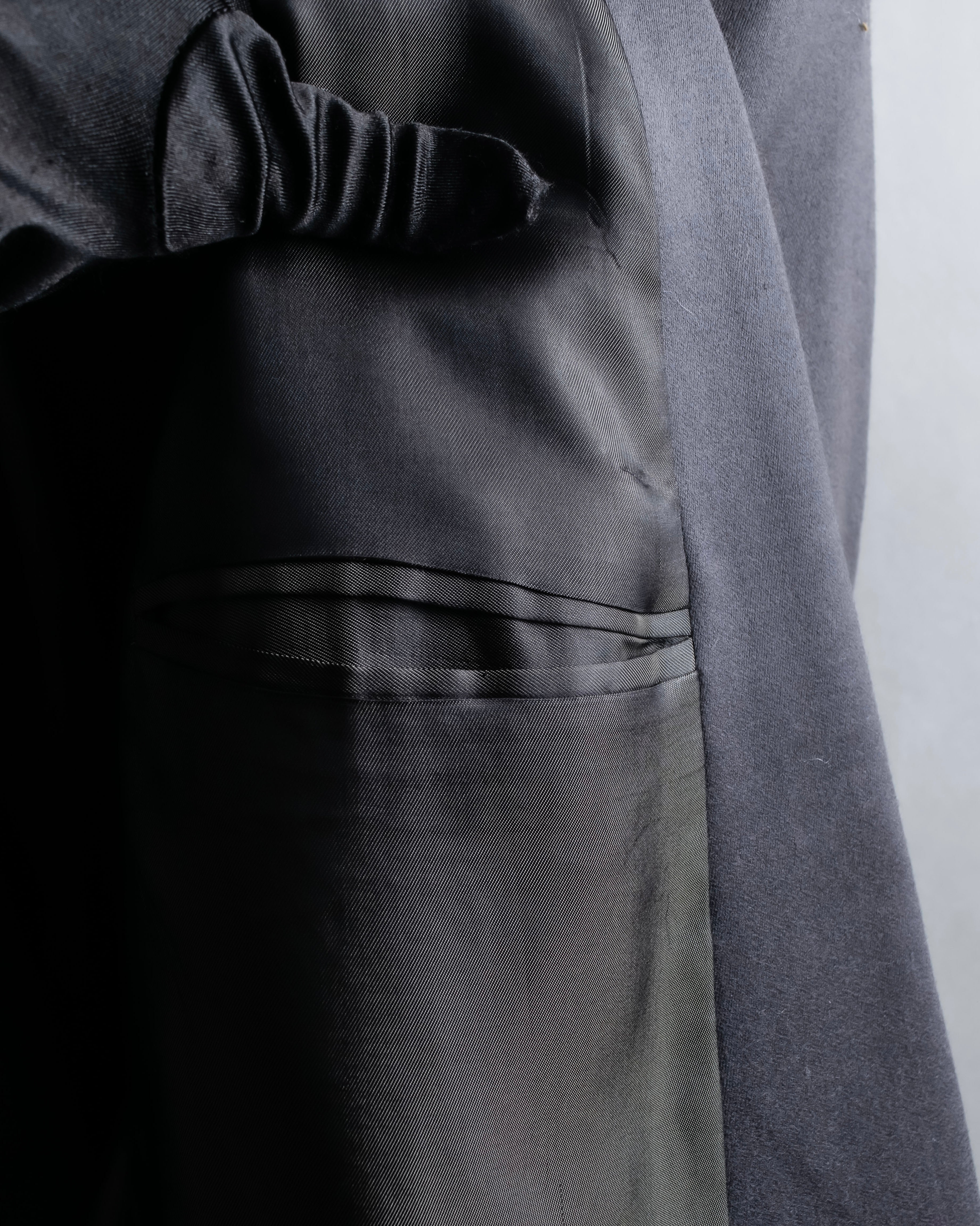 Vintage shoulder construction peak lapel tailored jacket