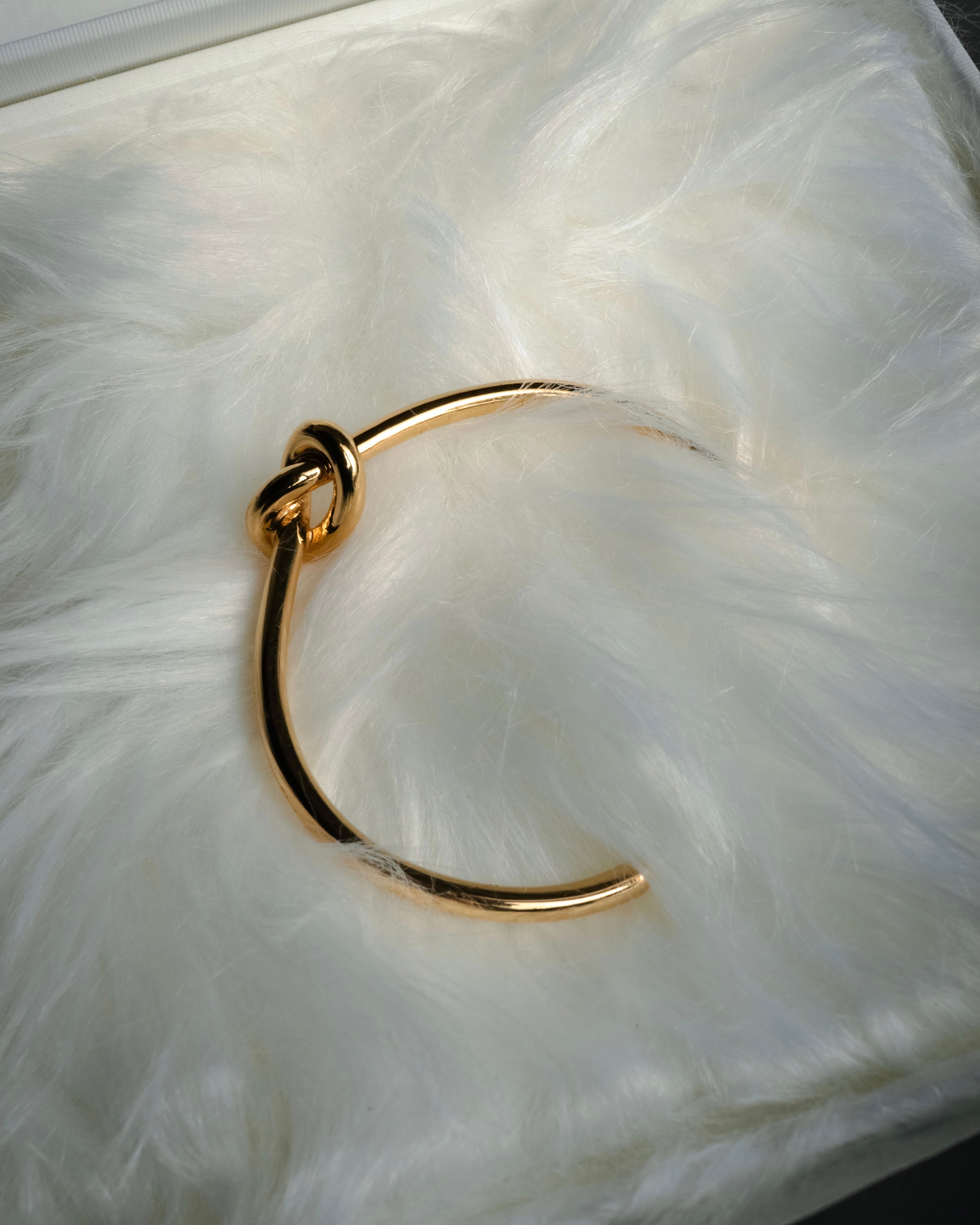 “CELINE” 10’s Knot cuff bracelet