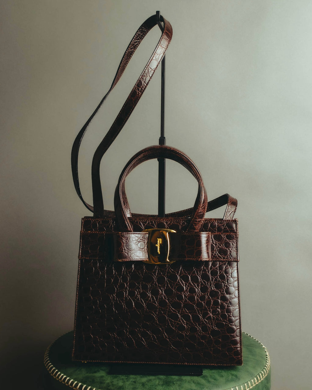 “Salvatore Ferragamo” 00’s-10’s Crocodile embossed vara bow 2way handbag