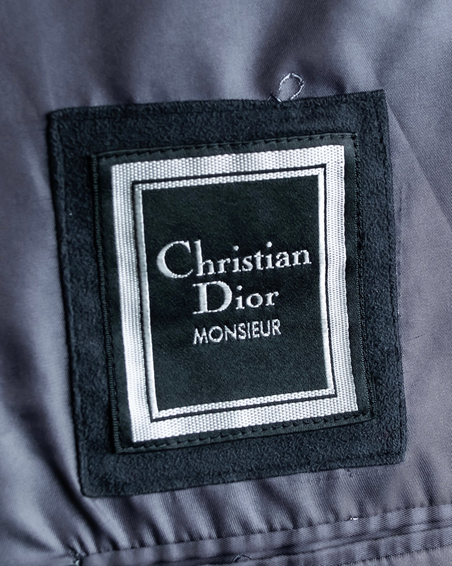 "CHRISTIAN DIOR MONSIEUR"
Fine pitch stripe pattern notch lapel tailored jacket