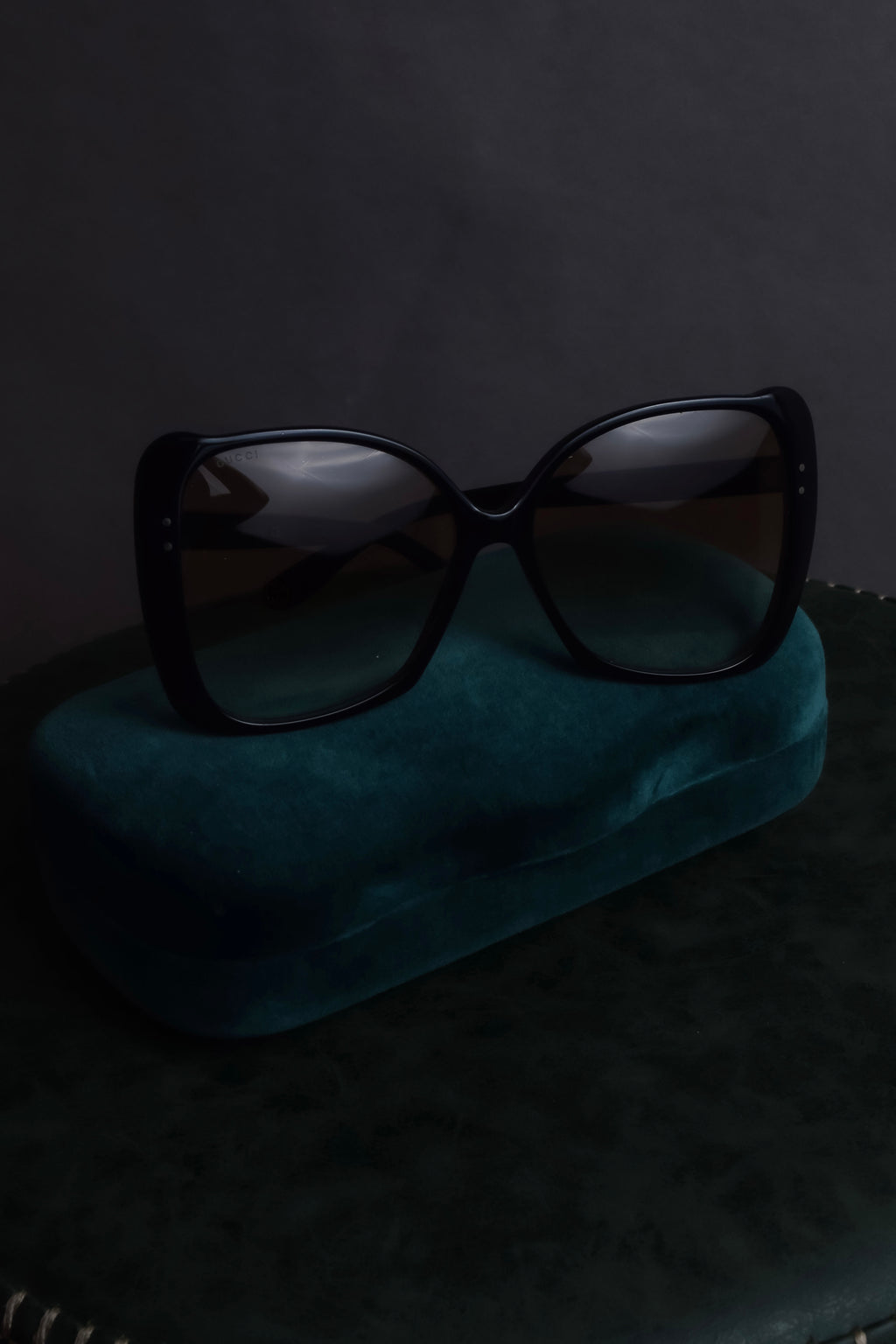 "GUCCI" Butterfly frame oversized shaped sunglasses