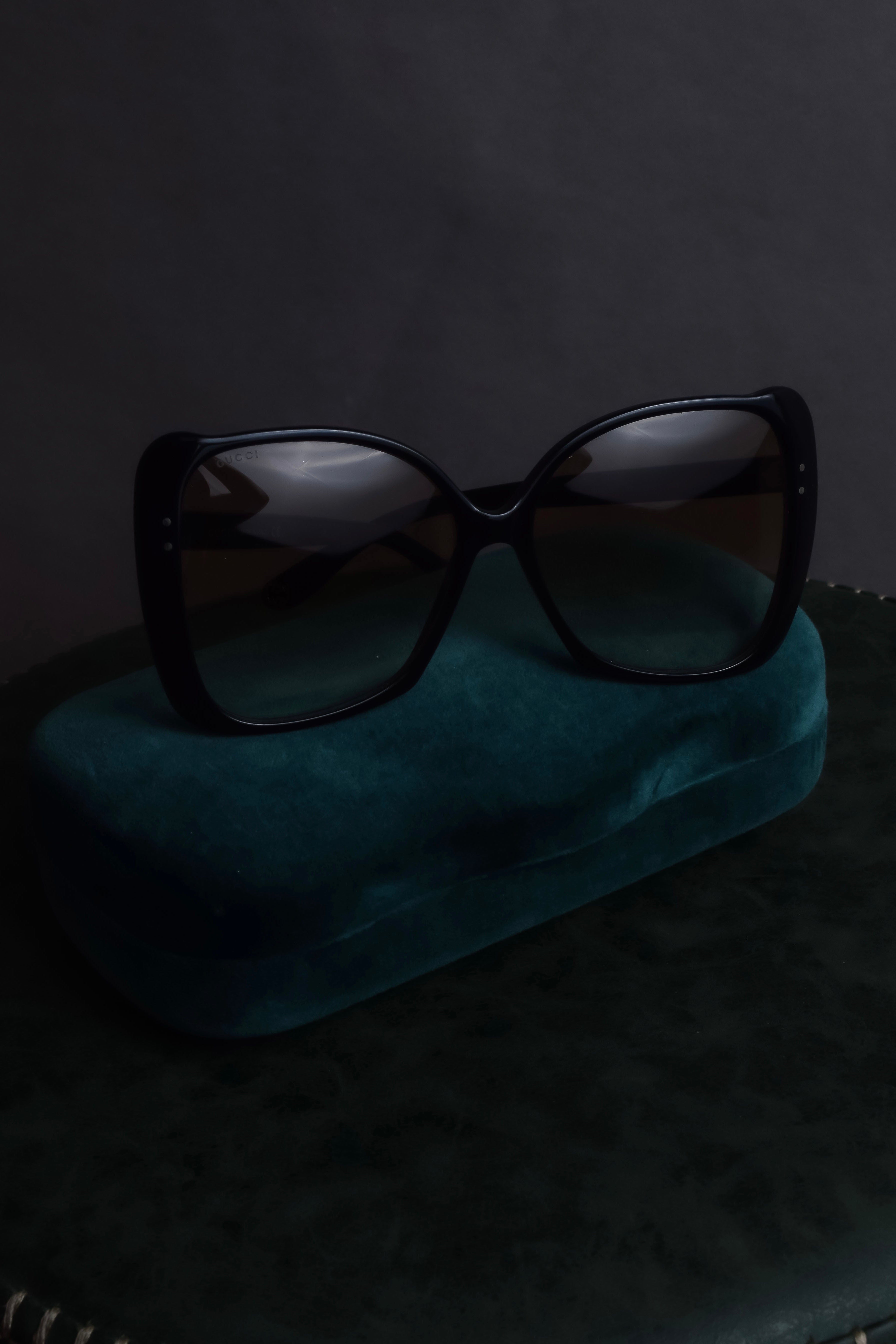 "GUCCI" Butterfly frame oversized shaped sunglasses