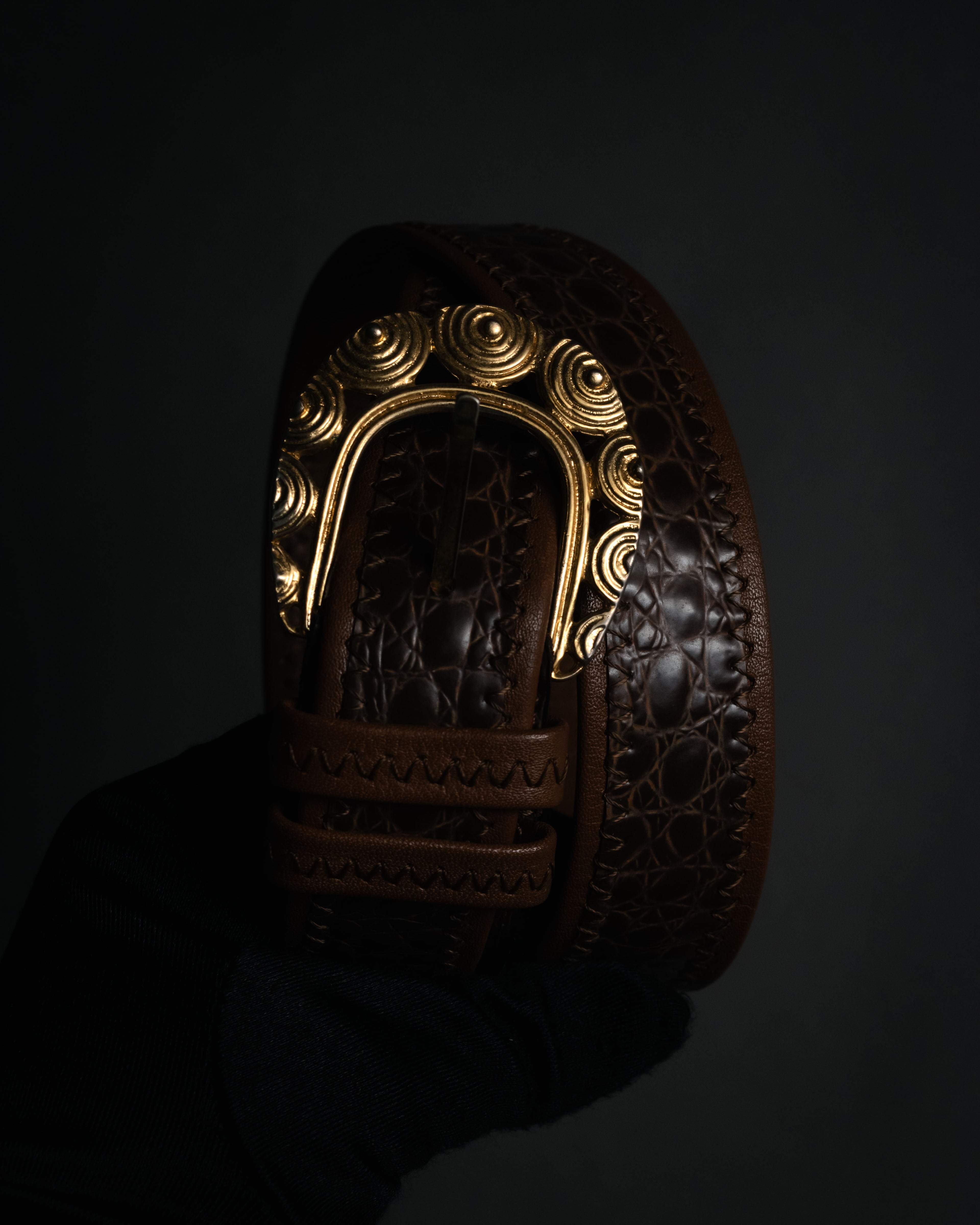 “BALENCIAGA” 2018’s- Archive-inspired spiral buckle belt