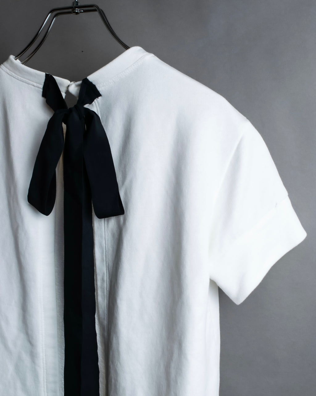 "N21 NUMERO VENTUNO" Back ribbon detail crew neck T-shirt