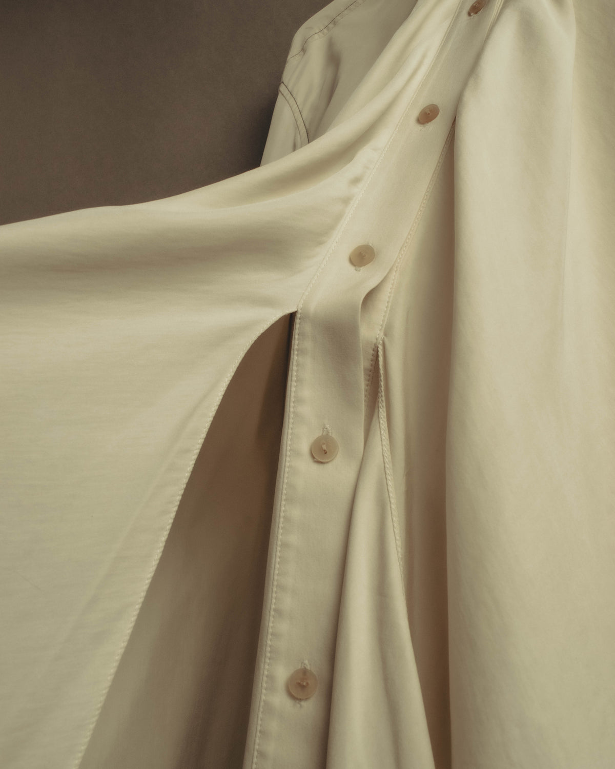 –SPECIAL– “LOEWE” 10’s-20’s Asymmetrically draped silk shirt