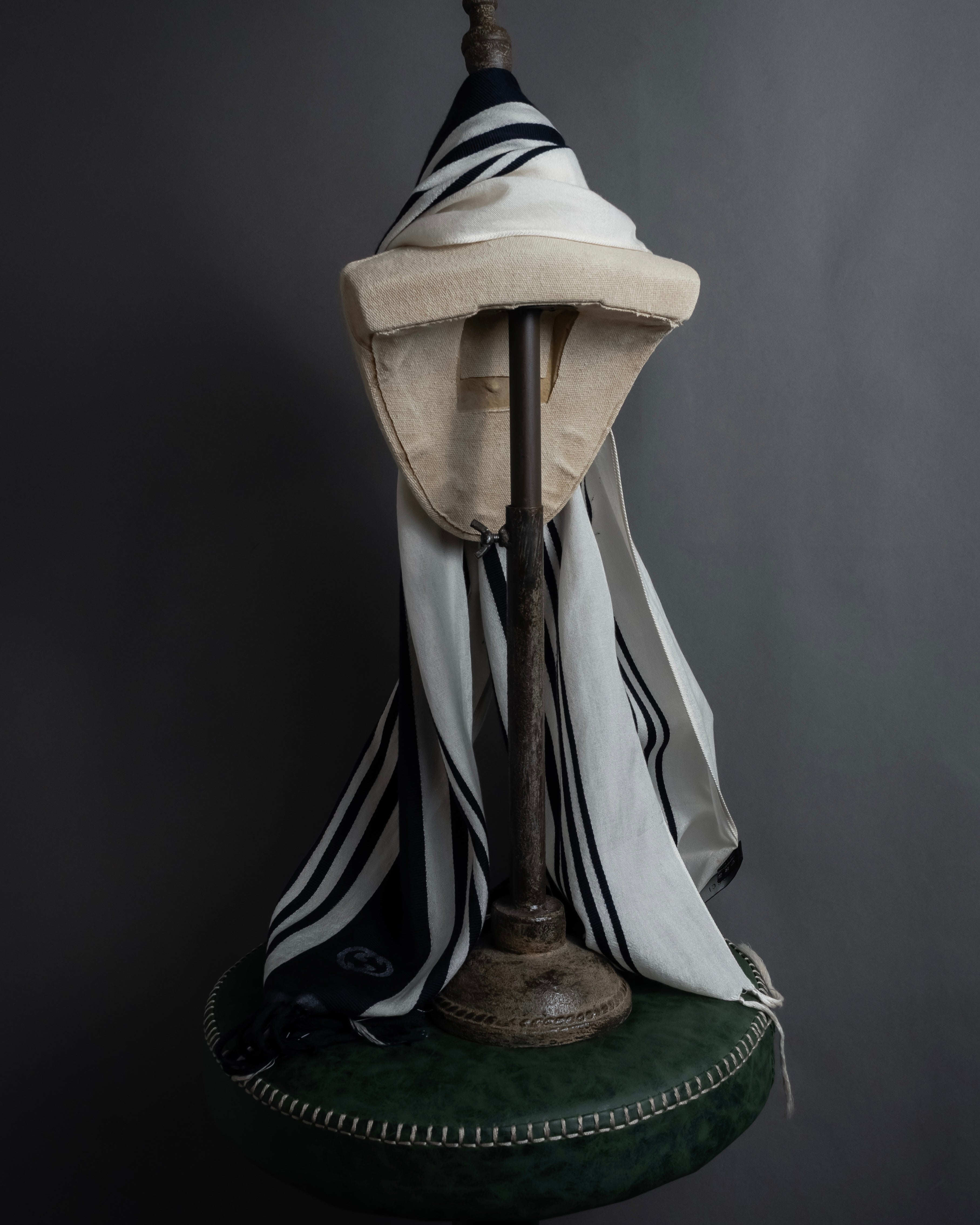 "GUCCI" 90's-00's Line fringe design two-tone long stole