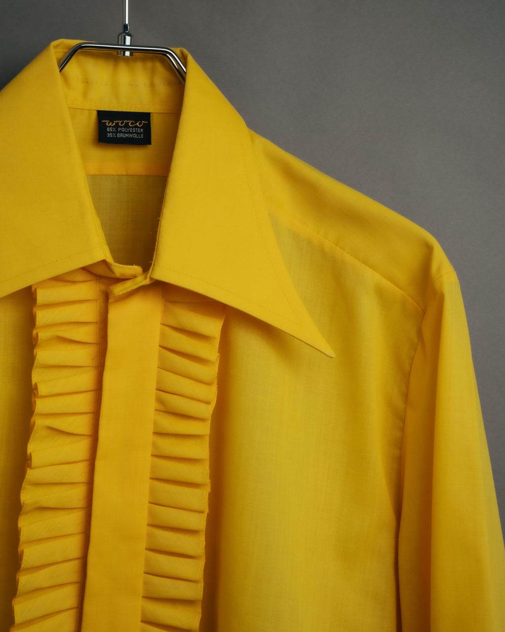 -MOOD Vintage Collections-
70’s Ruffled long point collar shirt