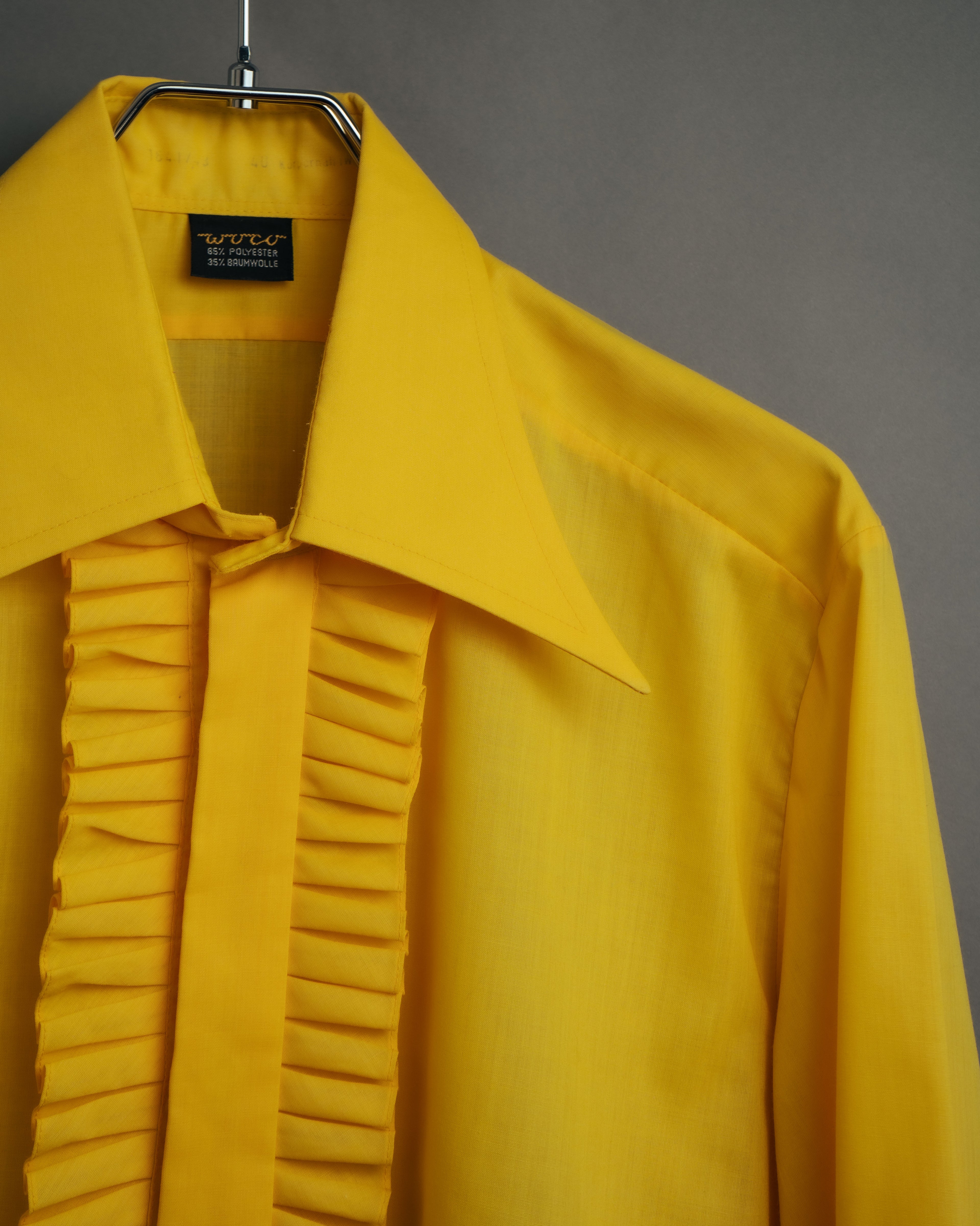 -MOOD Vintage Collections-
70’s Ruffled long point collar shirt