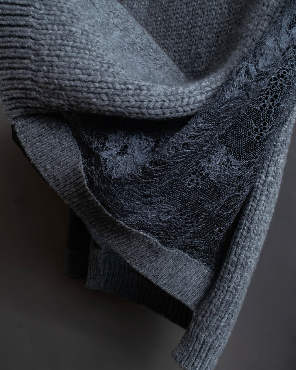 "VALENTINO" Floral lace cable knit docking design pullover