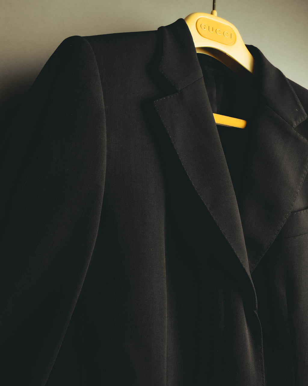 "GUCCI" 90's Sharp black tailored blazer
