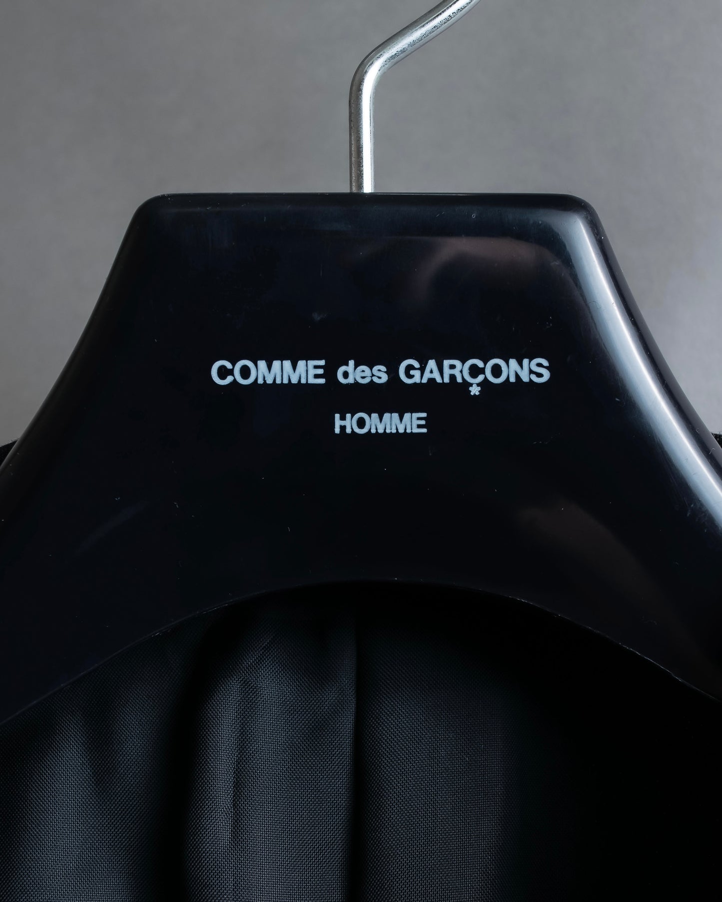 "COMME des GARCONS
HOMME" Notch lapel tailored jacket & wide tapered slacks charcoal gray set up