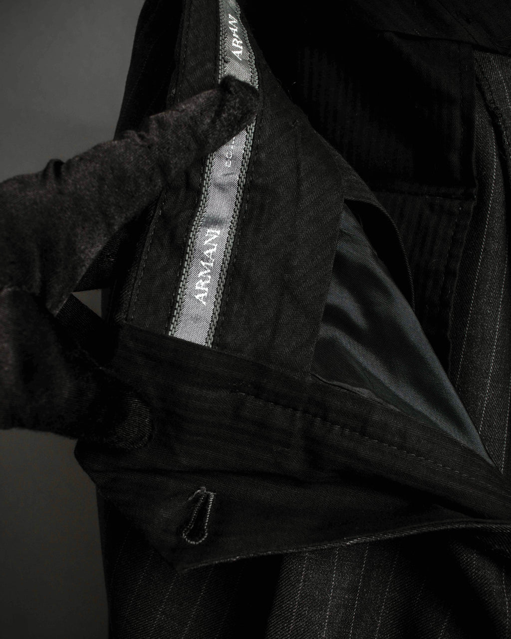 "ARMANI COLLEZIONI" Classic Italian tailoring stripe pattern set up