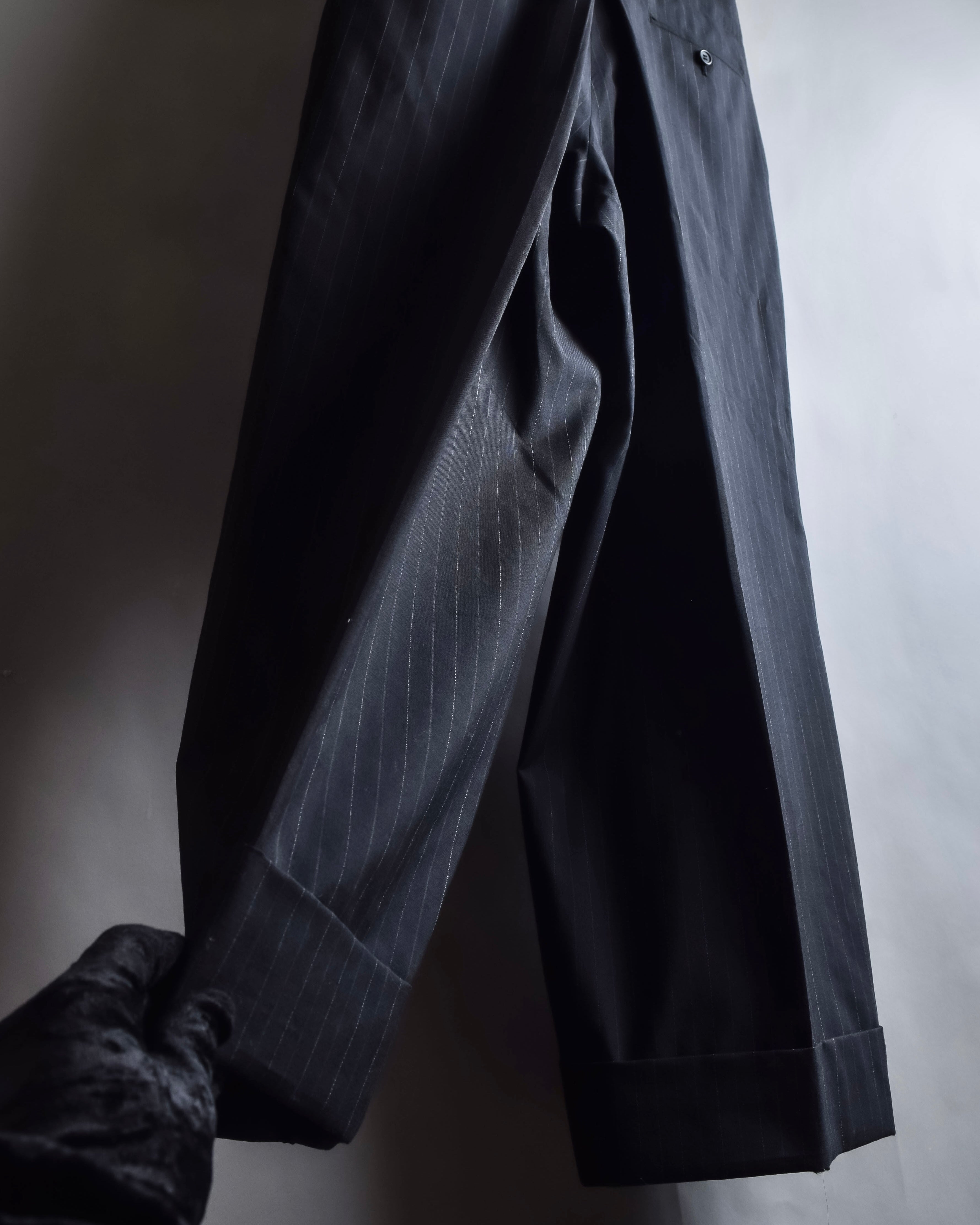 "YOHJI YAMAMOTO FEMME" 10AW Pinstripe pattern tuck wide slacks