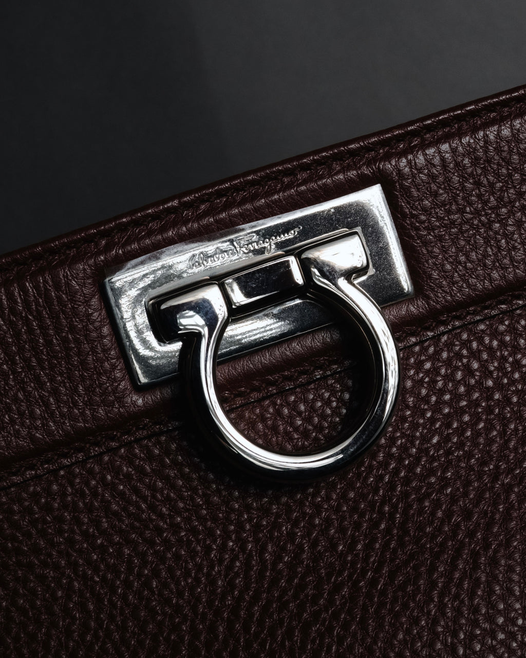"Salvatore Ferragamo" 90’s-00’s Gancini hardware pebbled leather tote bag
