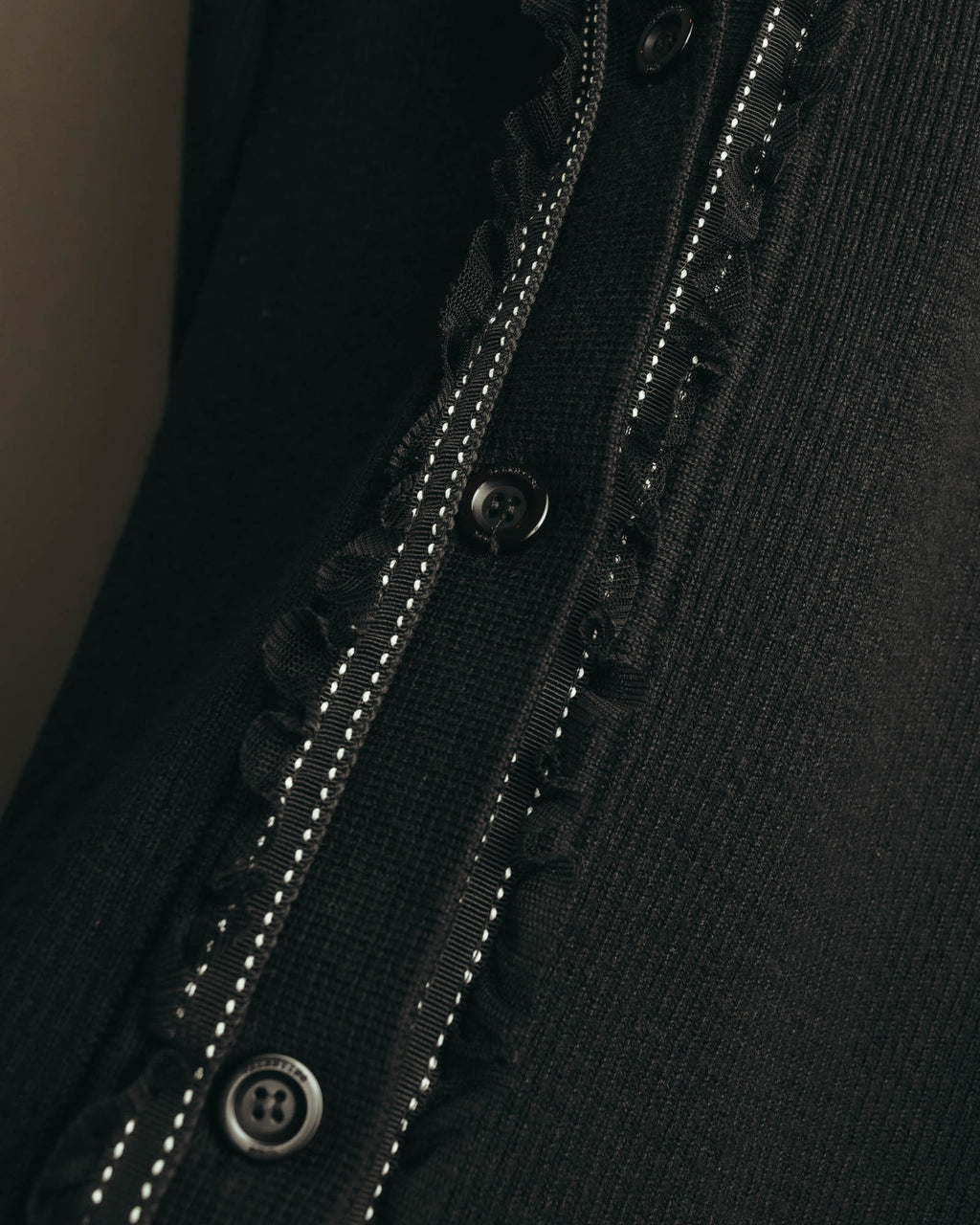 “VALENTINO ROMA” 00’s-10’s Rib knit frilled cardigan