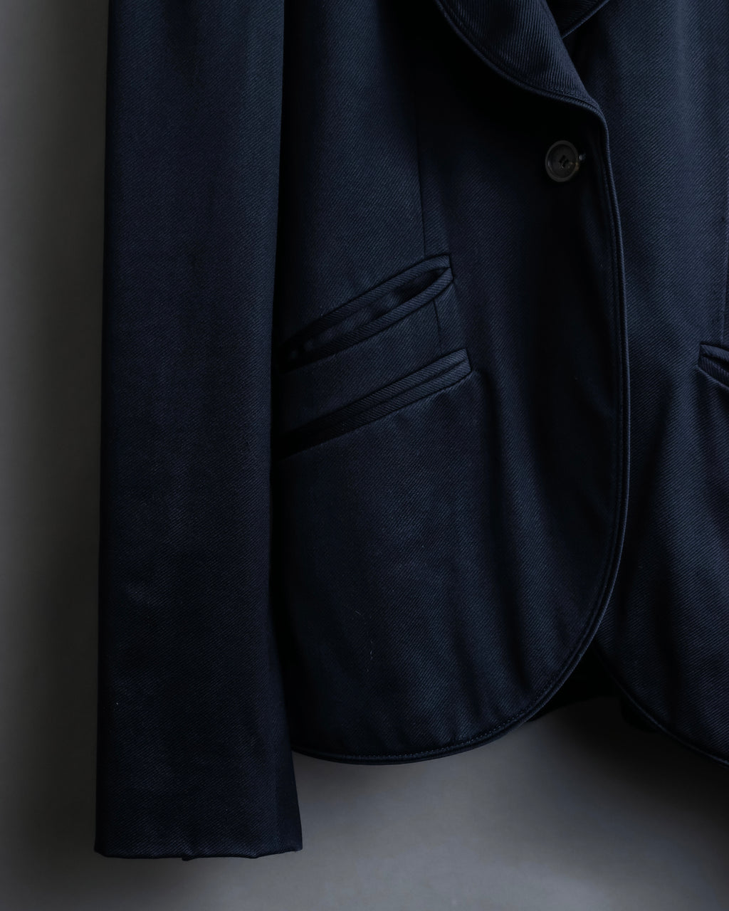 "GUCCI" Shawl collar glossy black jacket