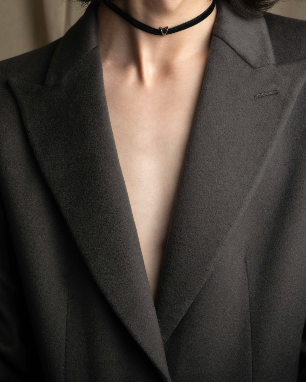 "ARMANI COLLEZIONI" Sharp peak lapel 100% cashmere tailored jacket