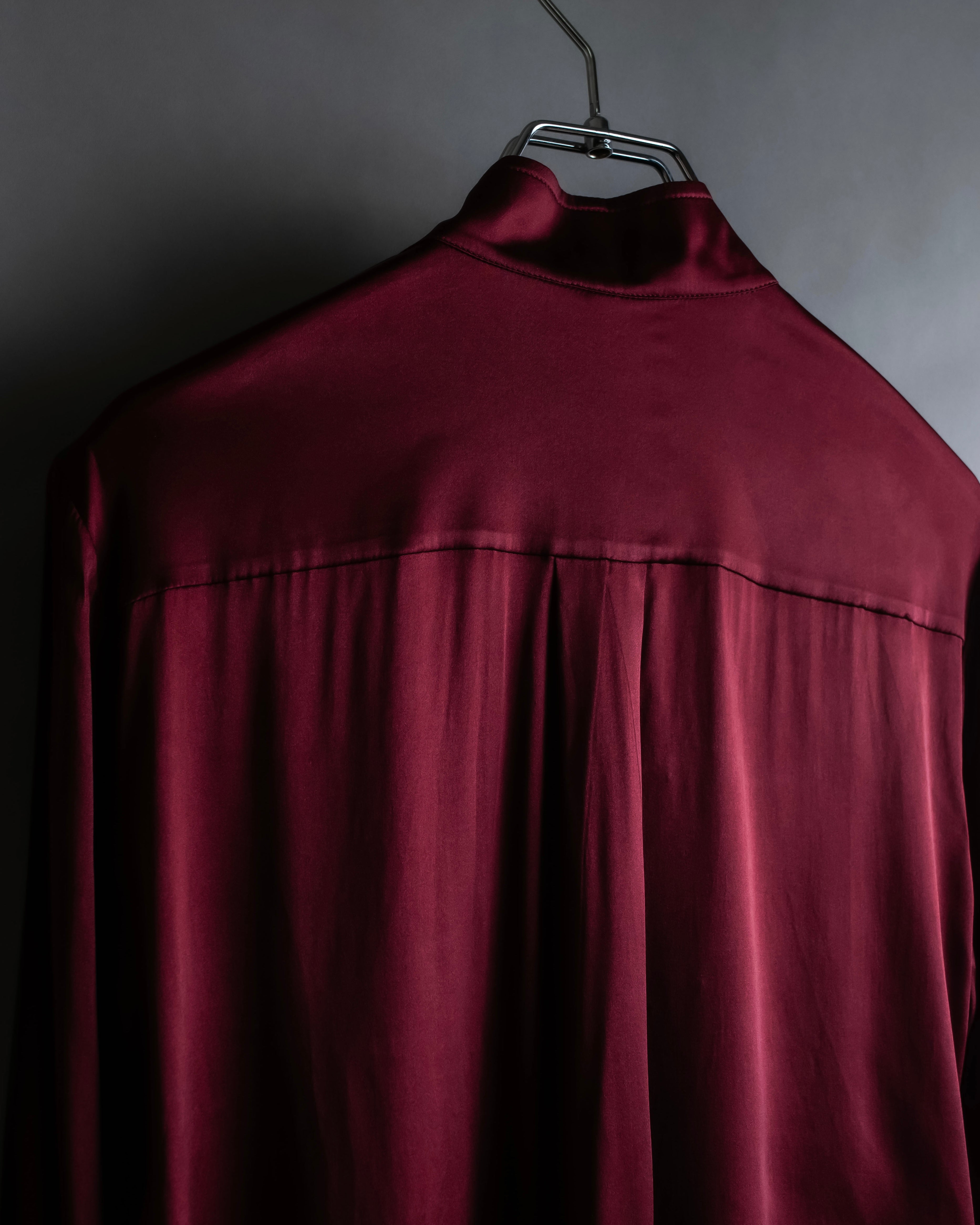 "GUCCI" Beautiful burgundy color silk bowtie shirt