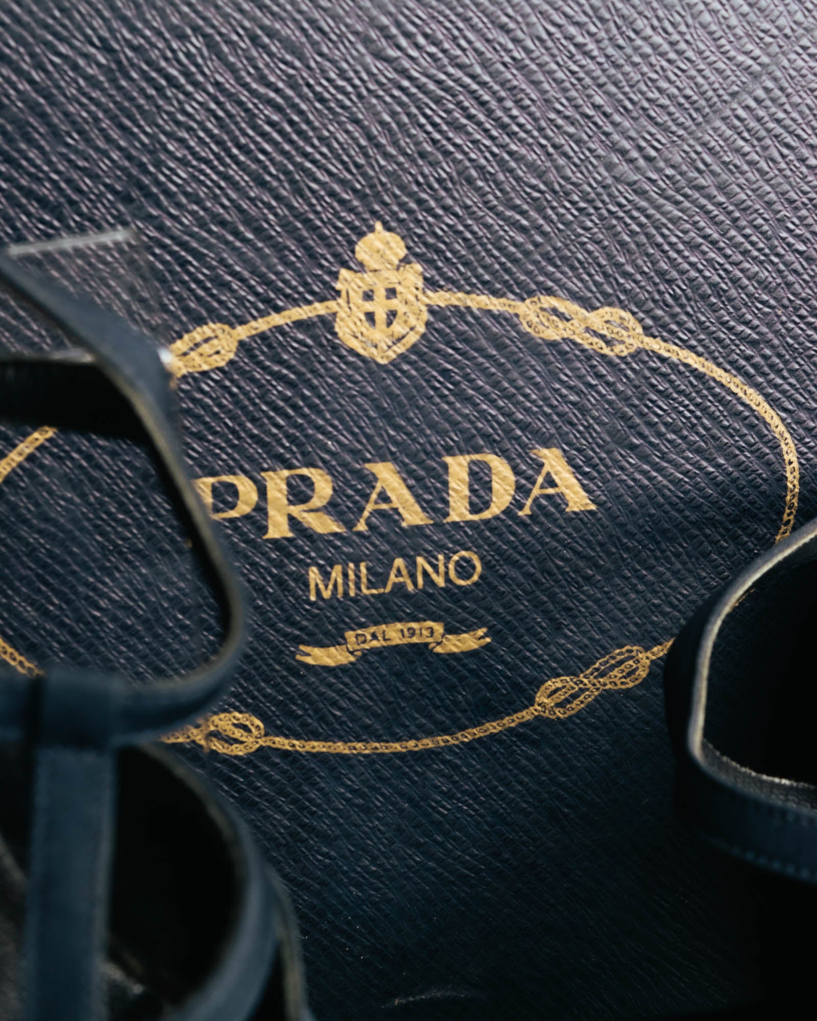 "PRADA" 90's-00's Dark navy t-strap pumps