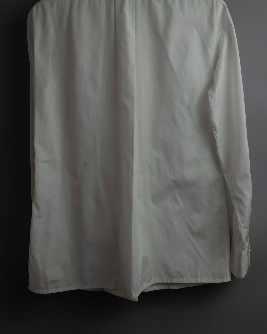 "CHANEL" Gold button design pleated white shirt