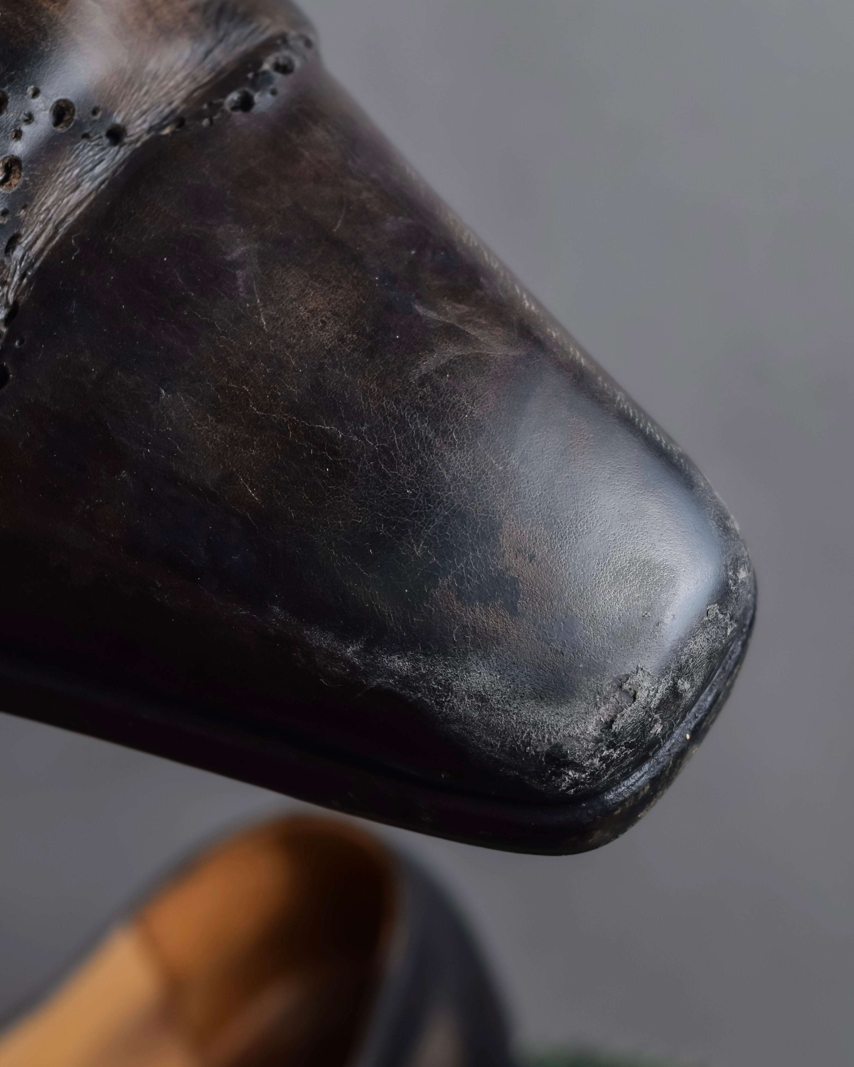 "GERARD SENÉ" Hand-patinated curved silhouette oxford shoes