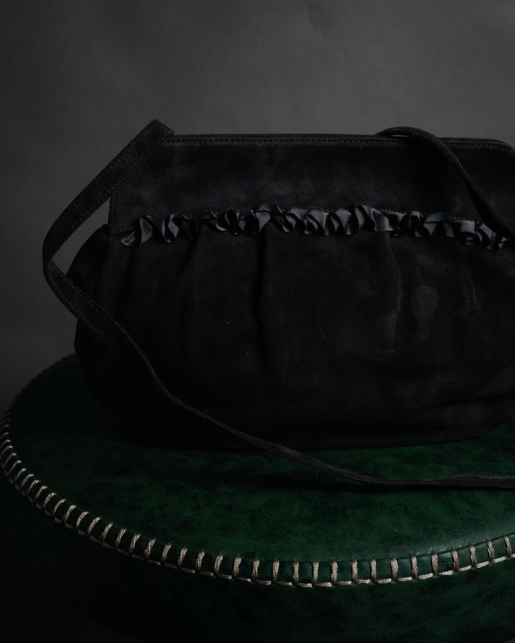 “Salvatore Ferragamo” 80’s-90’s Suede shirred ribbon shoulder bag