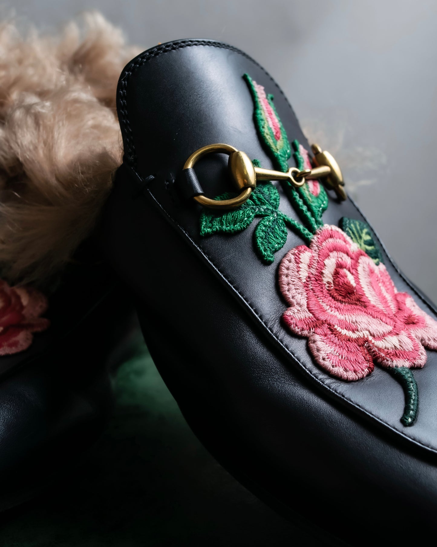 "GUCCI" Rose＆leaf embroidery princetown loafers