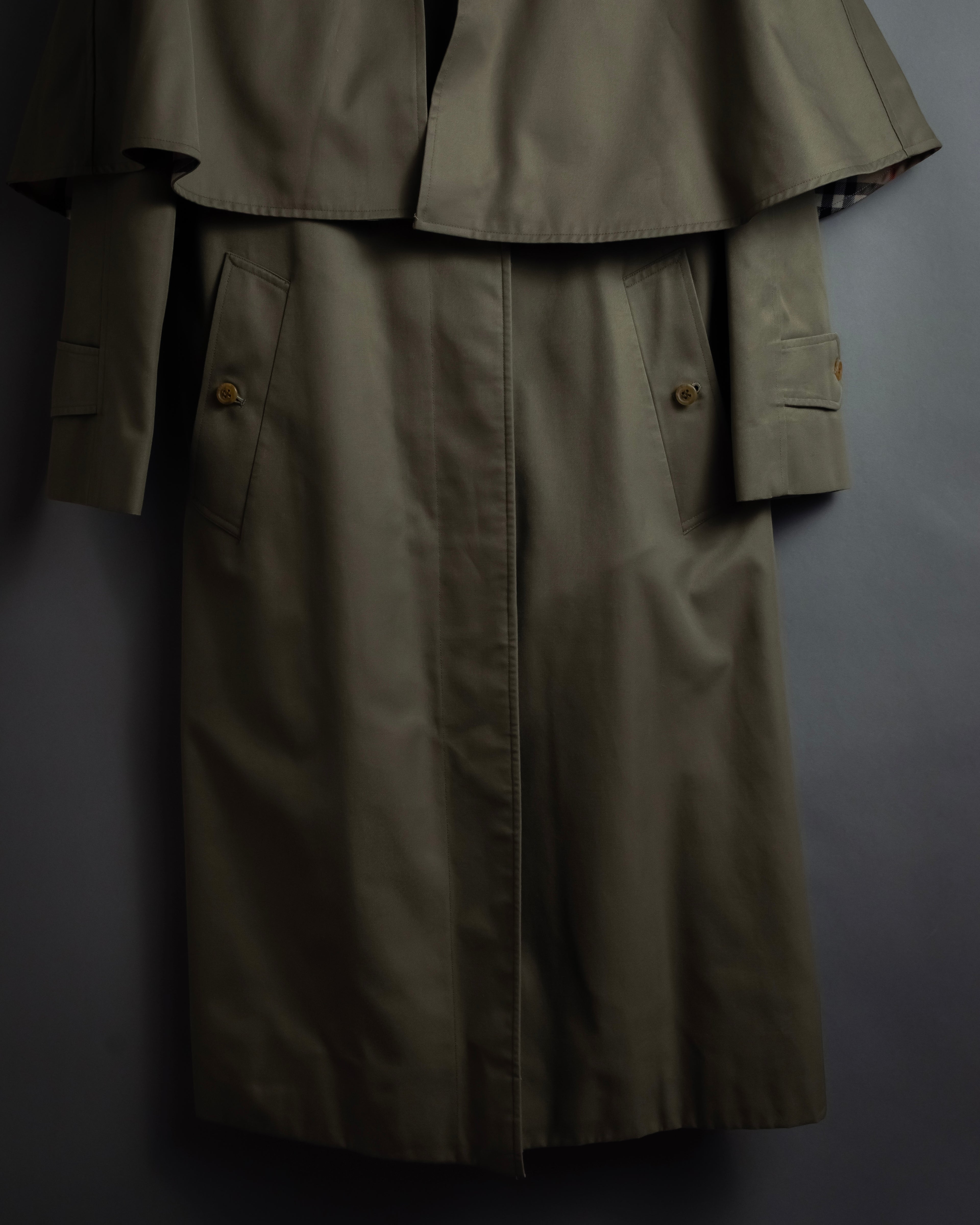 "BURBERRYS" Cape-attached design stand collar coat