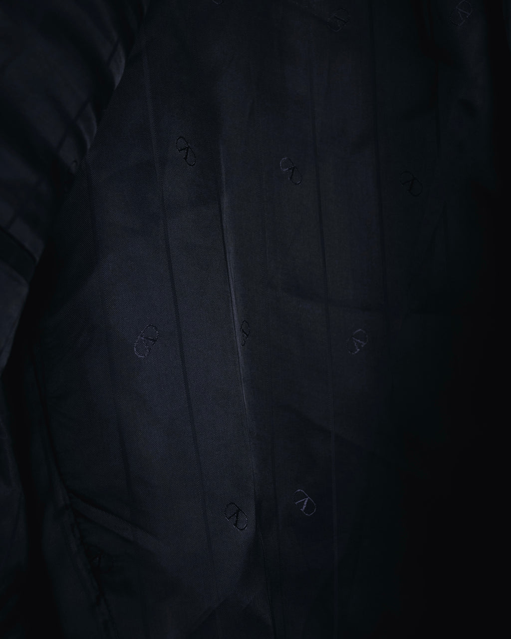 "VALENTINO GARAVANI BOUTIQUE"
Late 80’s - Early 90’s soft-structured birdseye wool tailored jacket