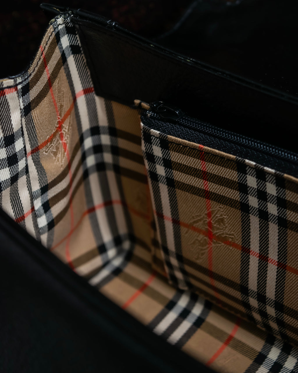 "BURBERRYS" Cylinder shaped leather one handle bag