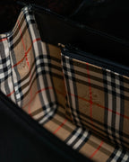 "BURBERRYS" Cylinder shaped leather one handle bag