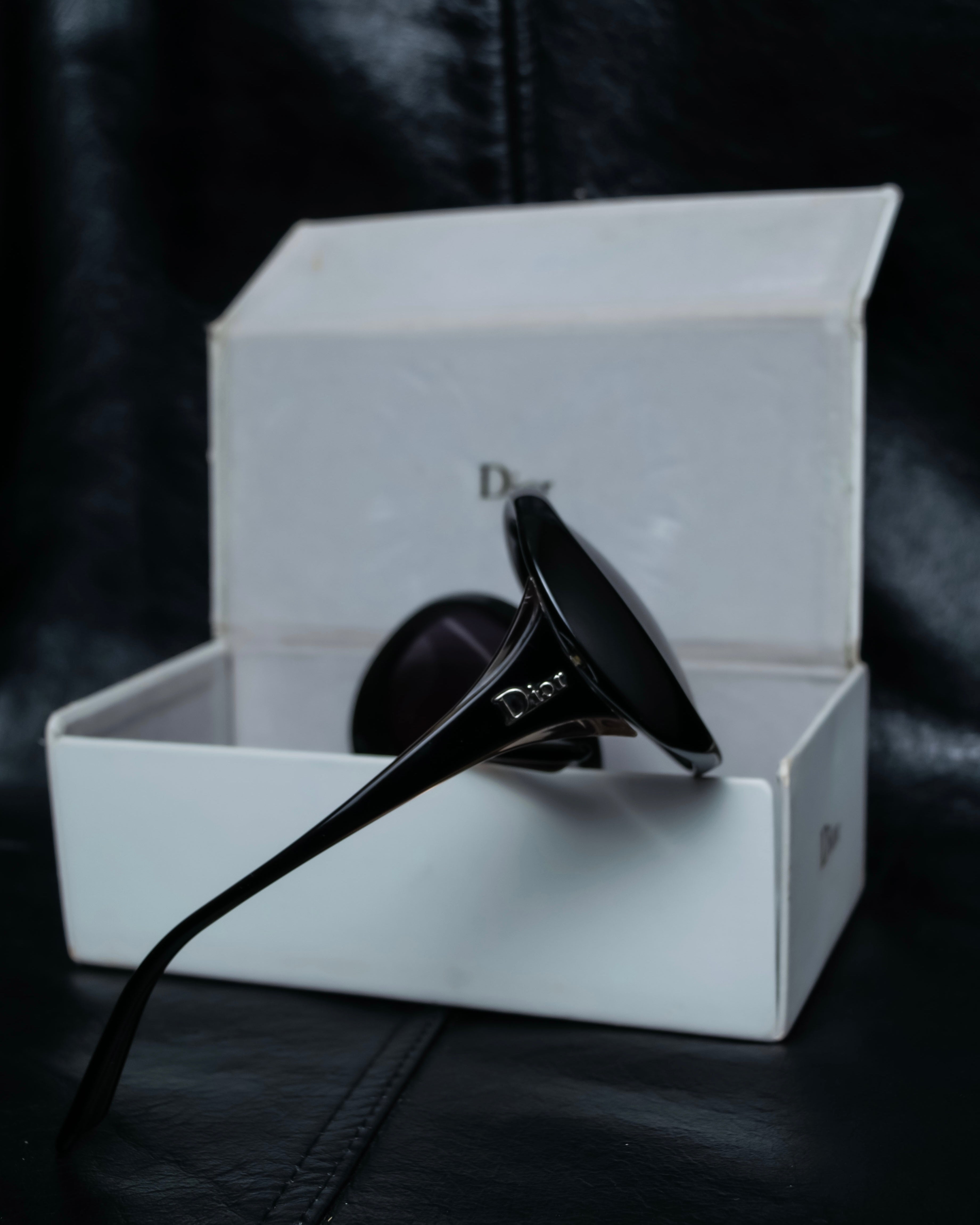 “Dior” Butterfly flame curved surface sunglasses