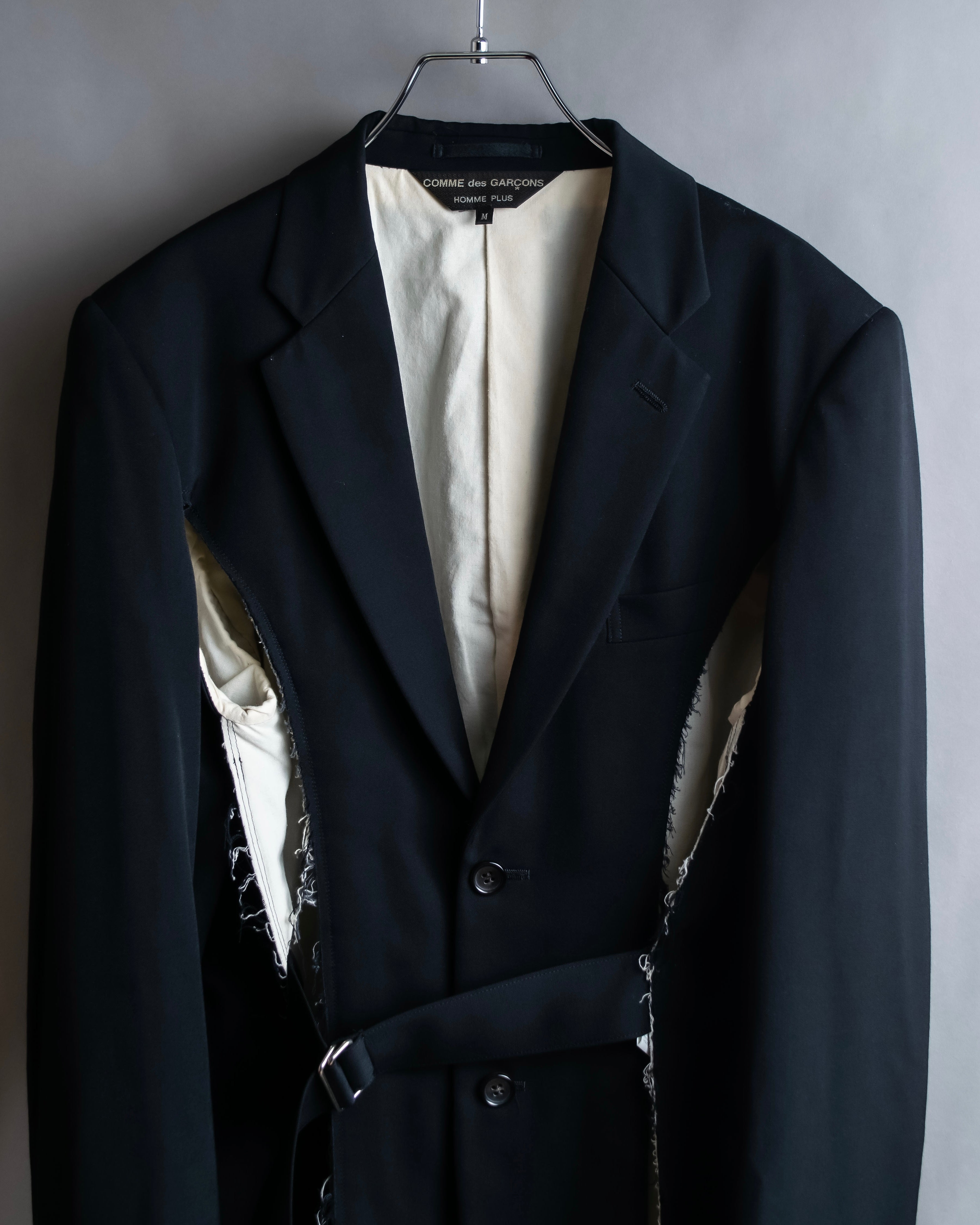 "COMME des GARCONS HOMME PLUS" 17AW Cutting design belted tailored jacket