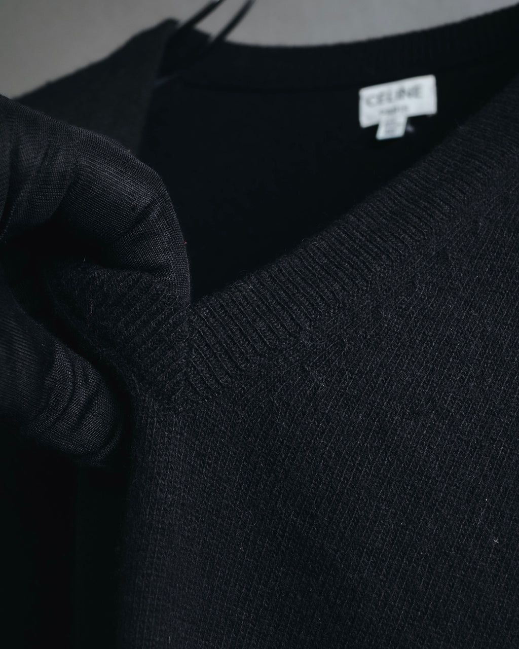 "CELINE" 90’s scottish cashmere v neck knit