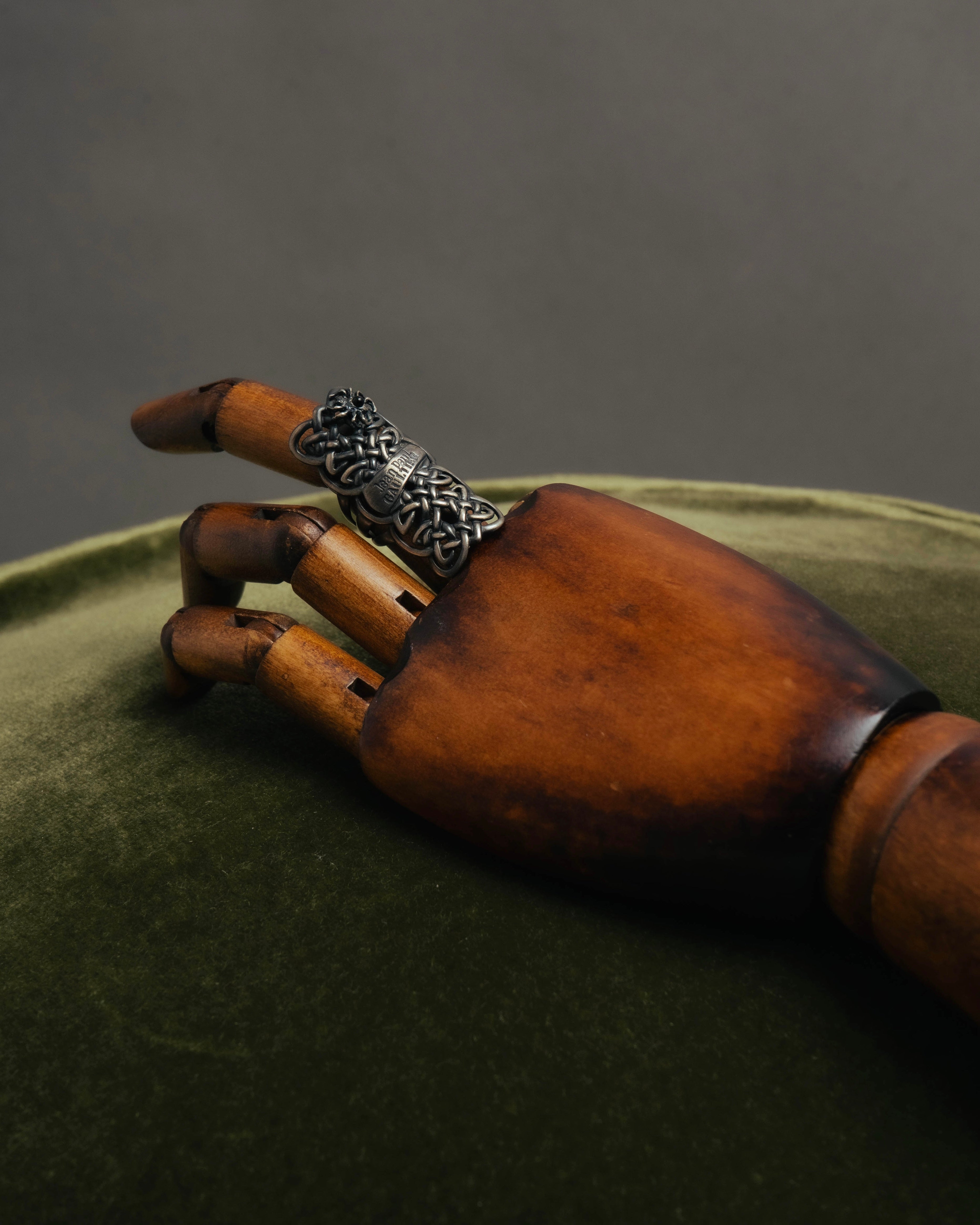 -SPECIAL- “Jean Paul Gaultier“ 90’s-00’s oxidized silver knot ring