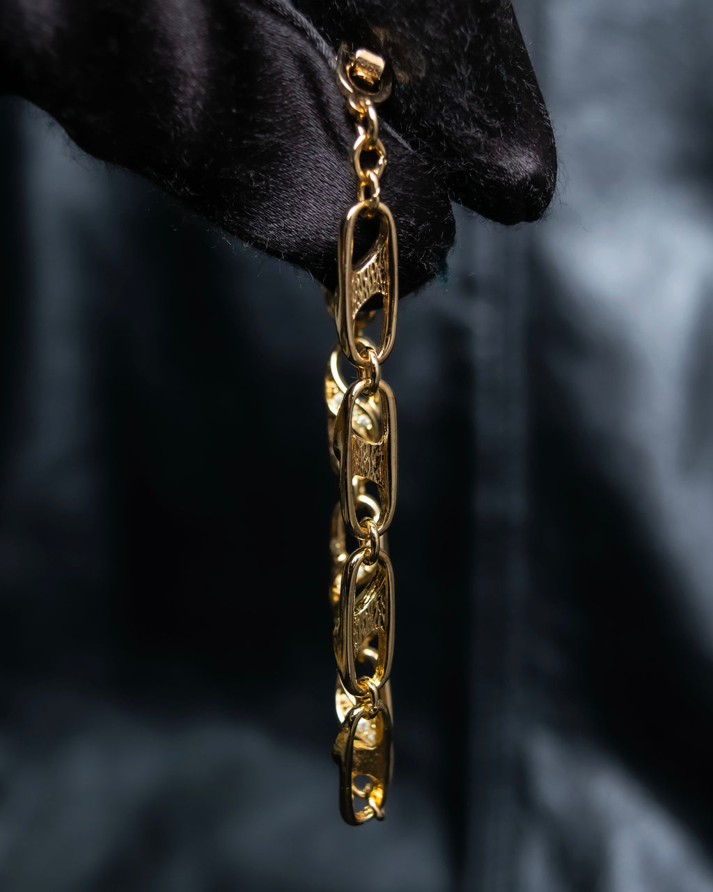 "DIOR" Oval chain rhinestone studded bracelet