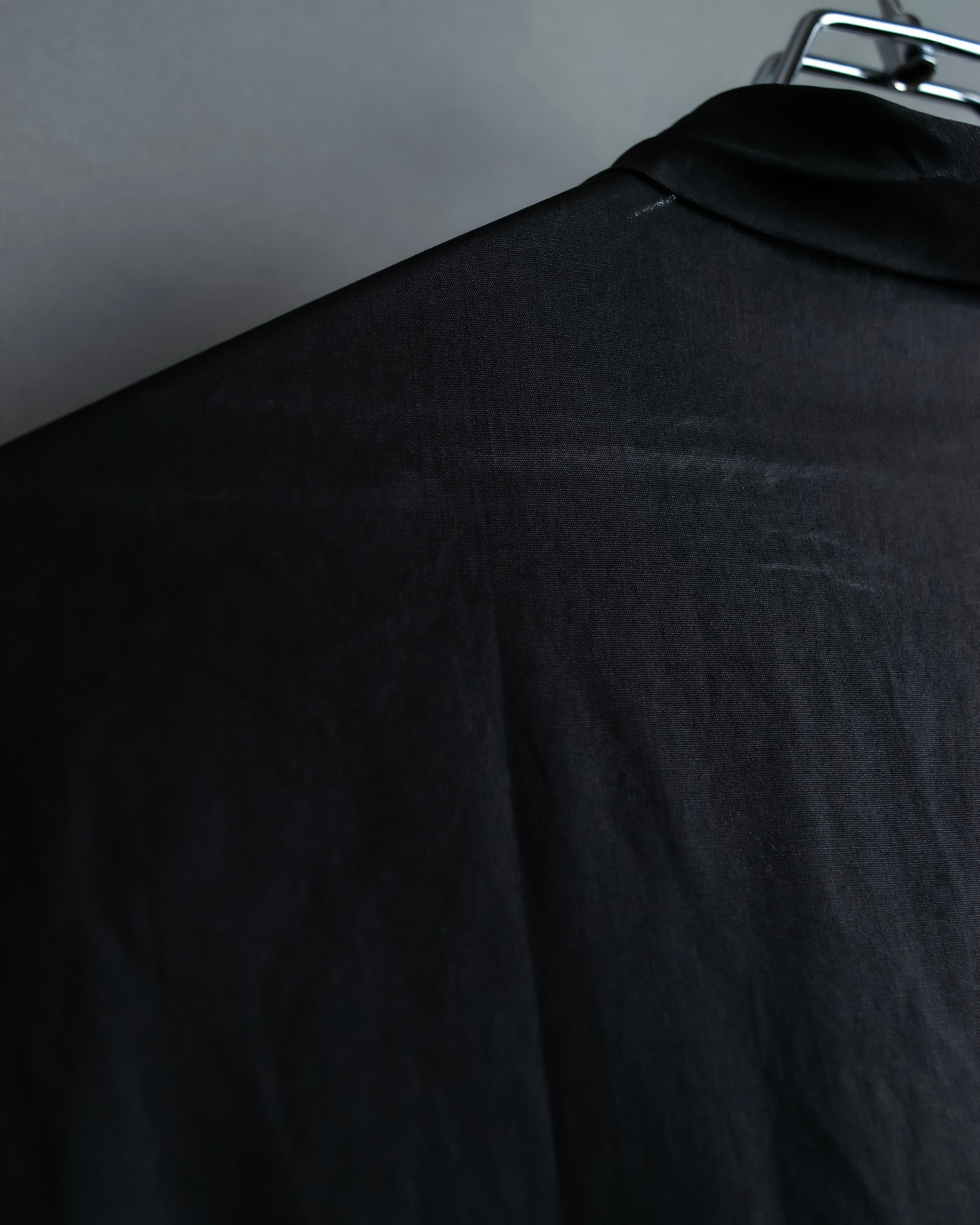 “BOTTEGA VENETA”  V neck designed no sleeve top