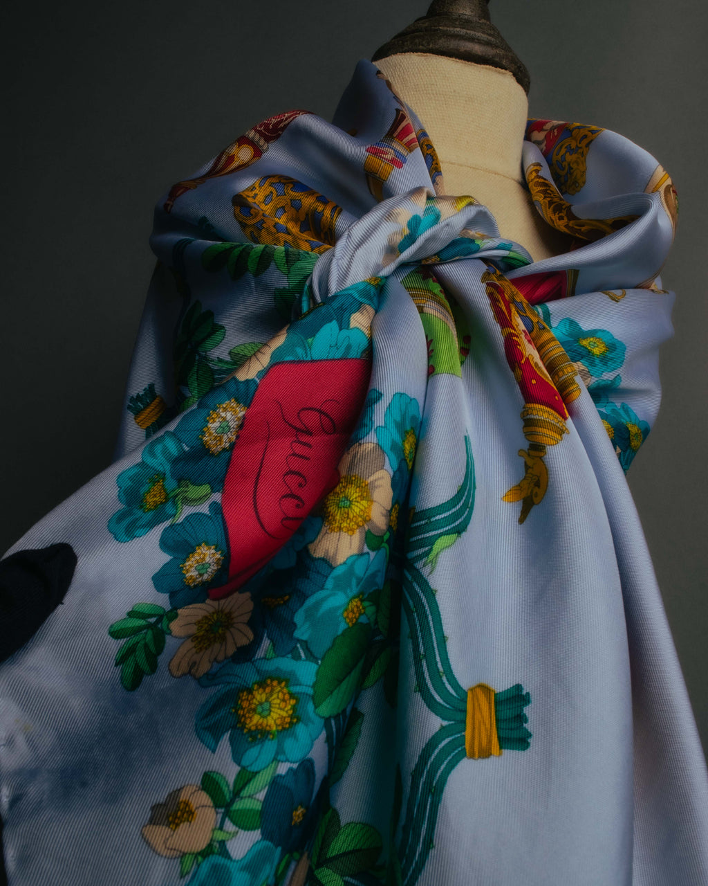 "GUCCI" 90's-00's Vintage botanical and perfume bottle silk scarf