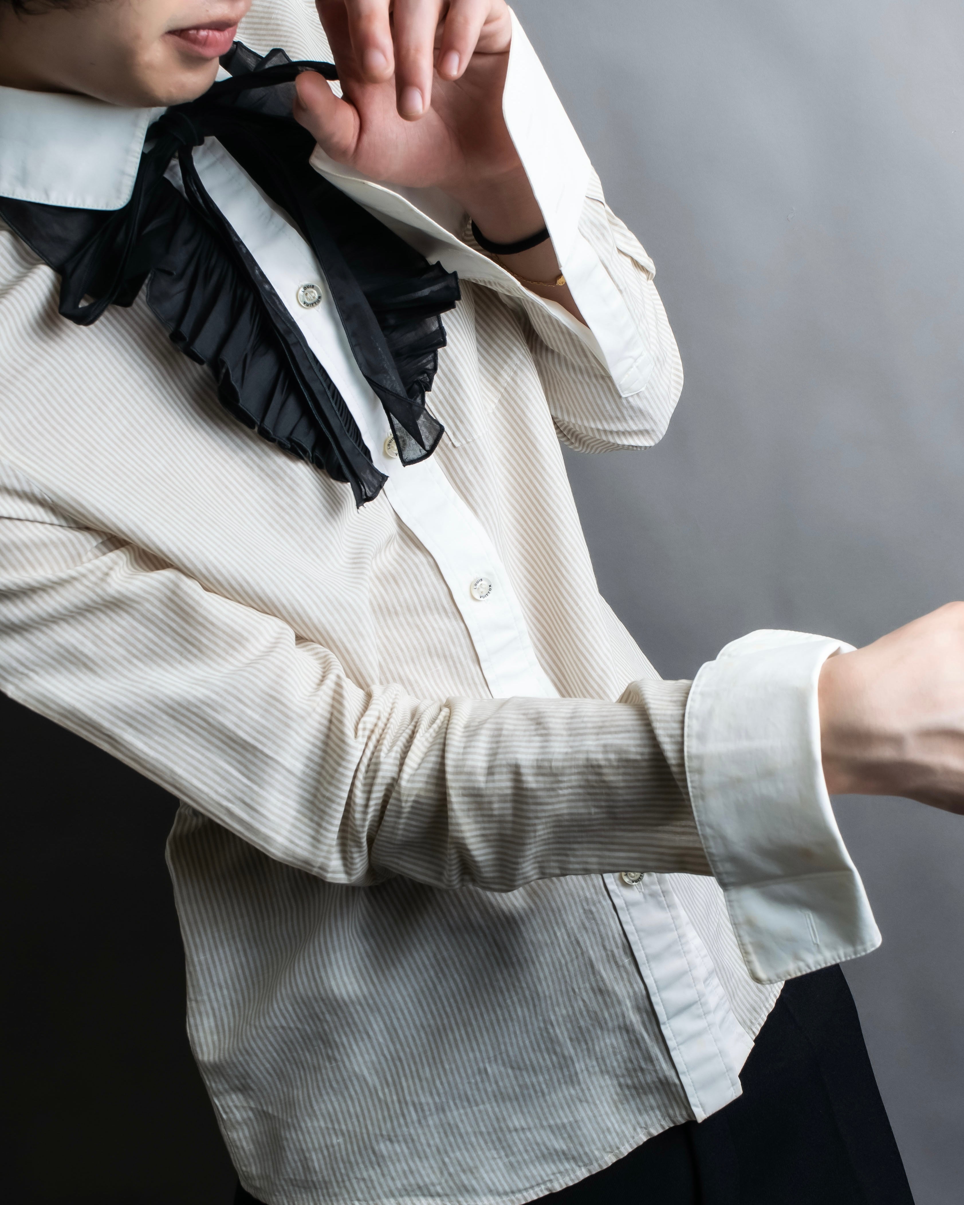 "LOUIS VUITTON" Ribbon frill design regular collar shirt