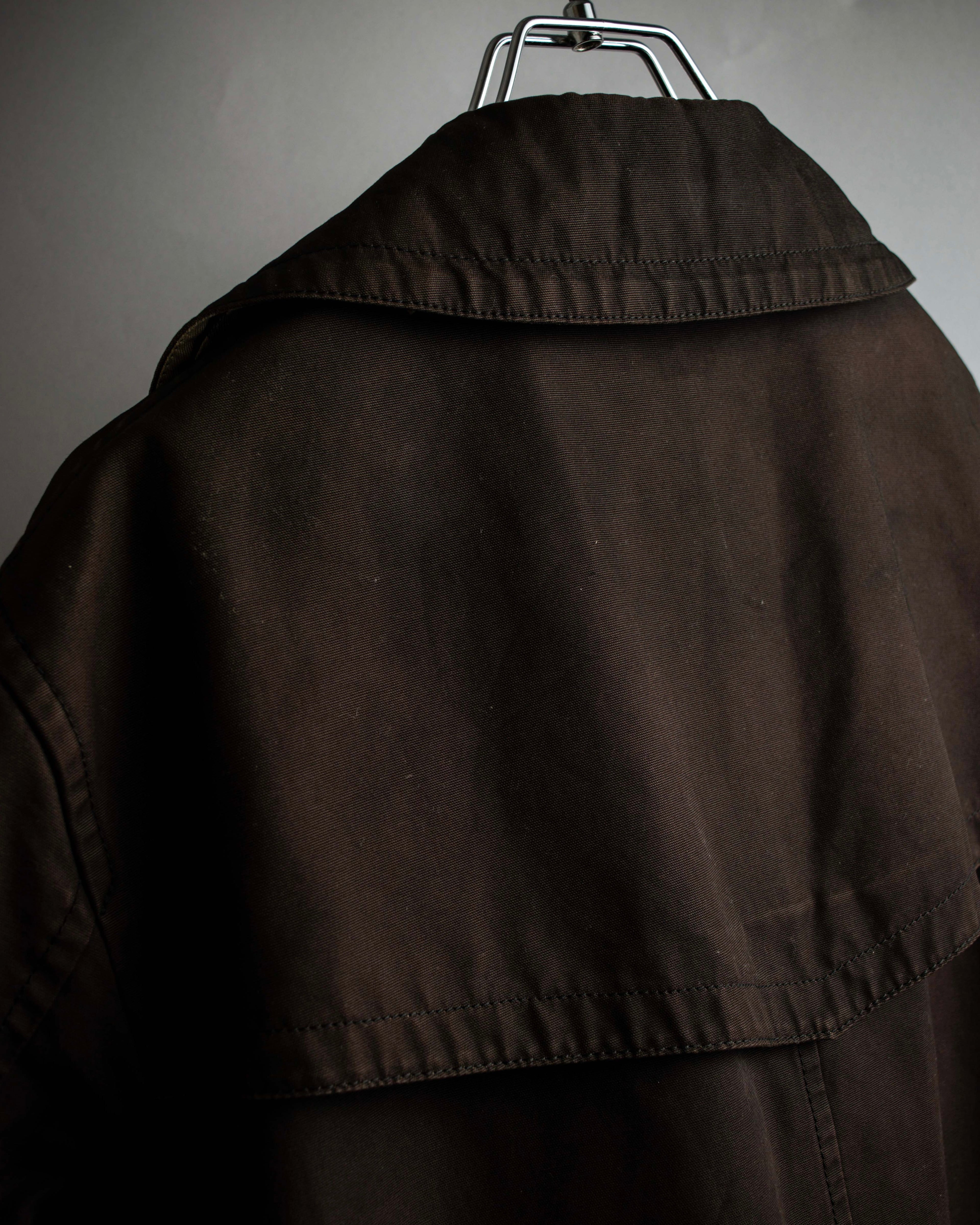 "BURBERRY" Subdued tone military detail mid-length trench coat