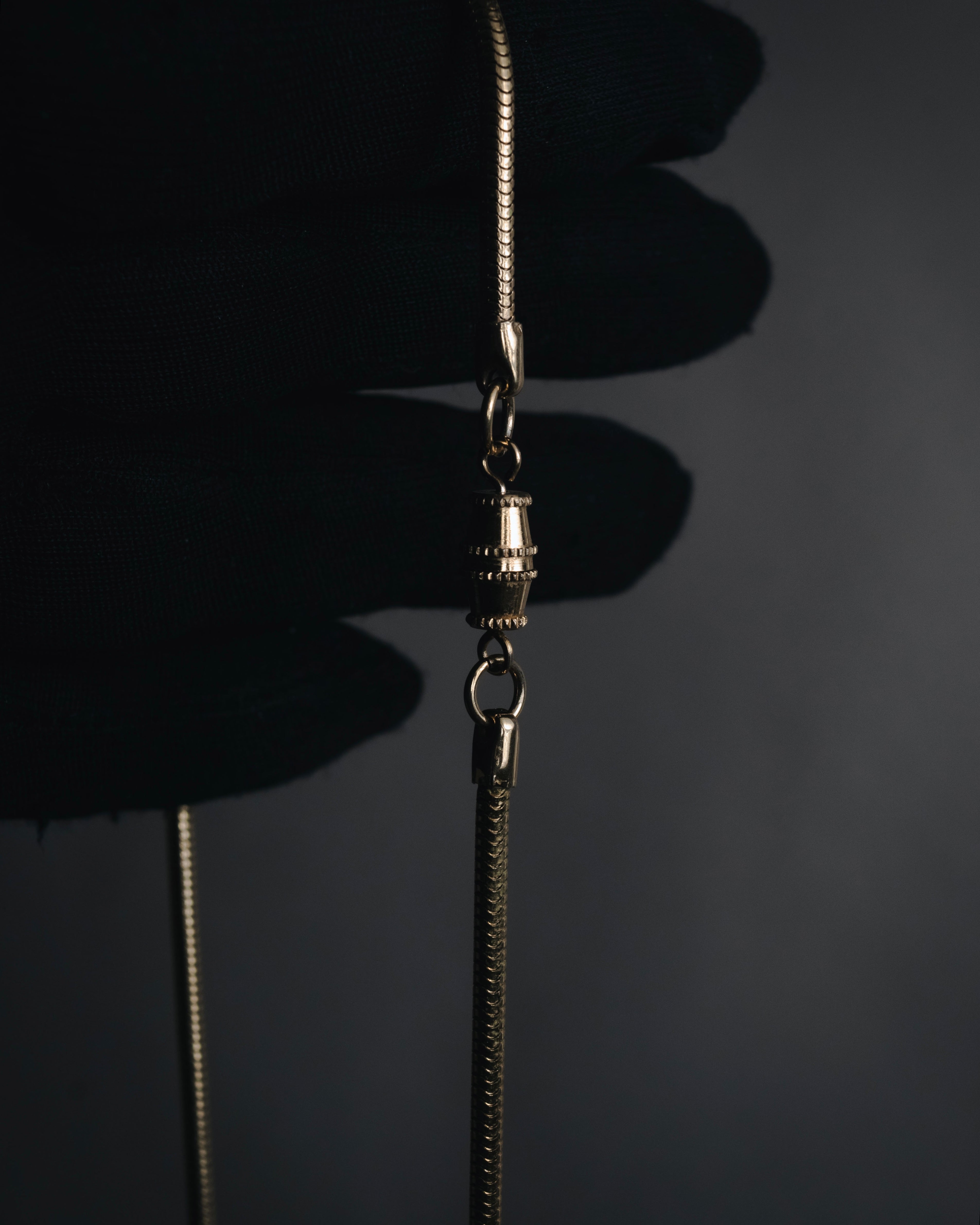 "Vintage" 80’s Sculptural oval stone pendant necklace