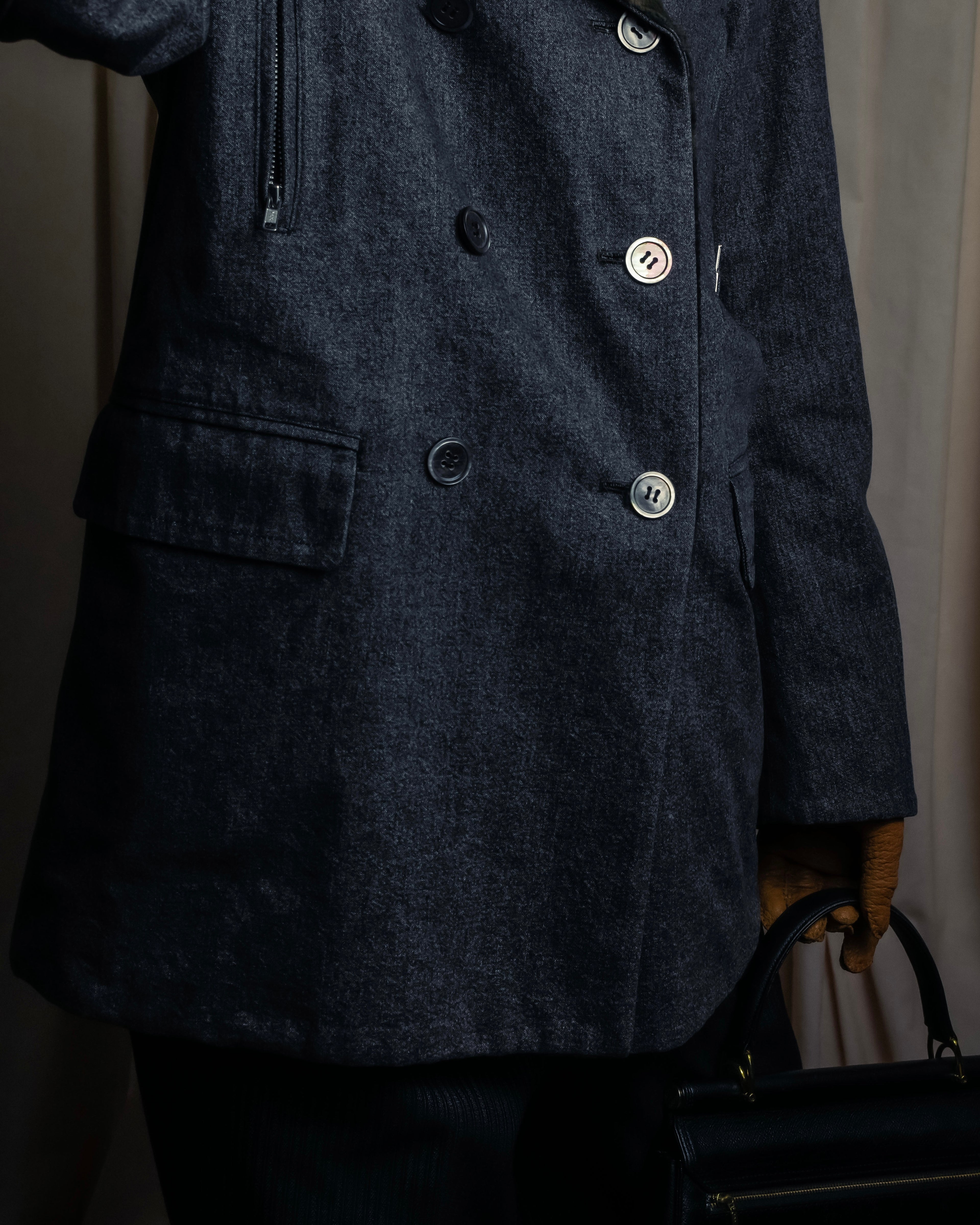 "tricot COMME des GARCONS" 
Double-breasted reversible fur tailored coat