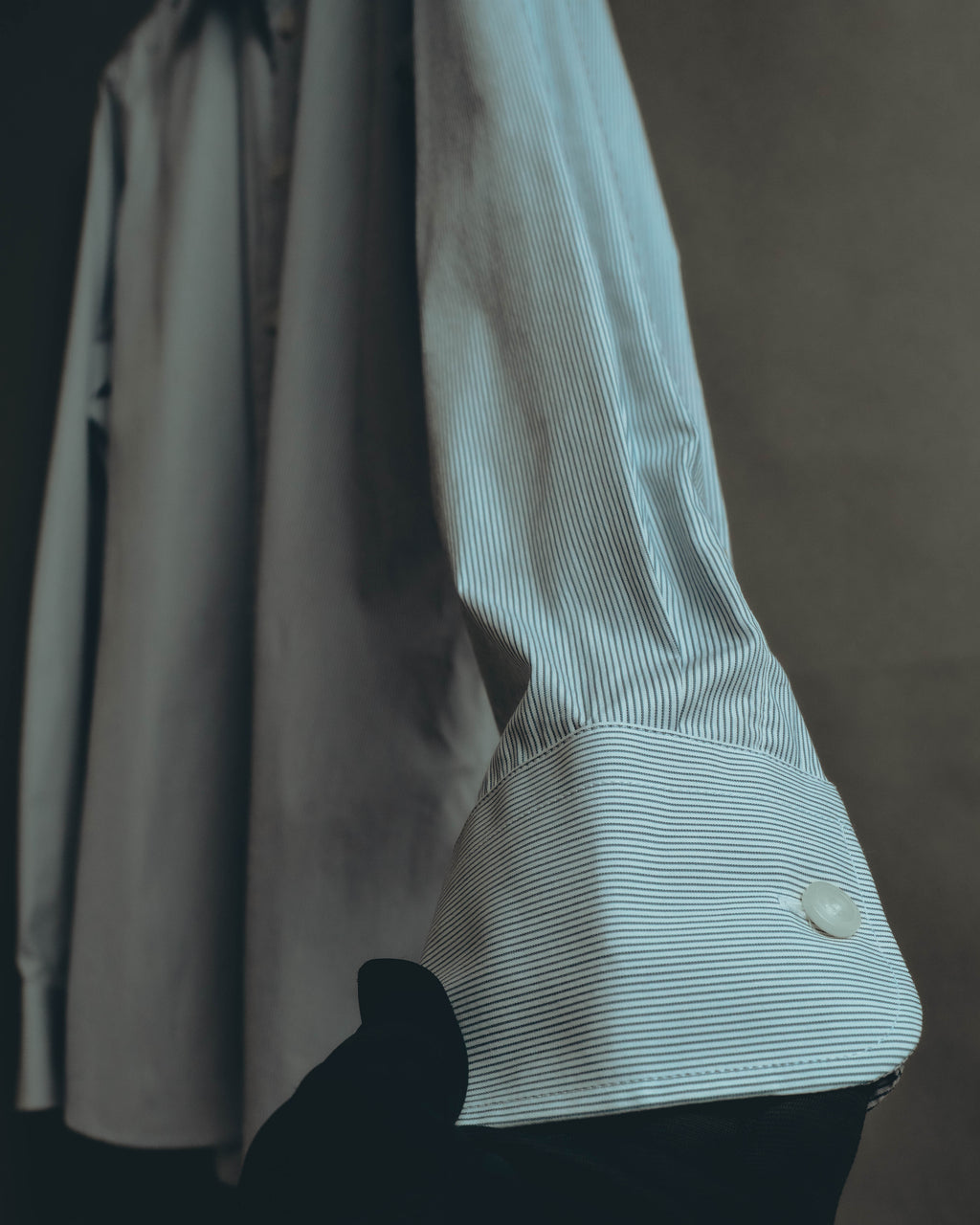“PRADA” 2010’s fine striped slim-fit shirt