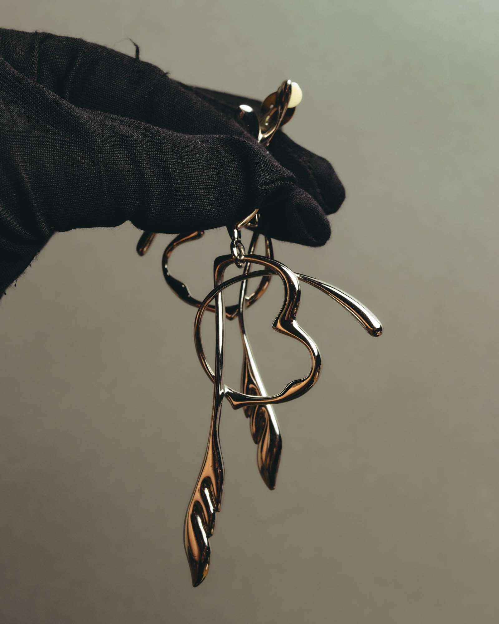 “BALENCIAGA” 2017-2023 organic heart and arrow clip-on drop earrings